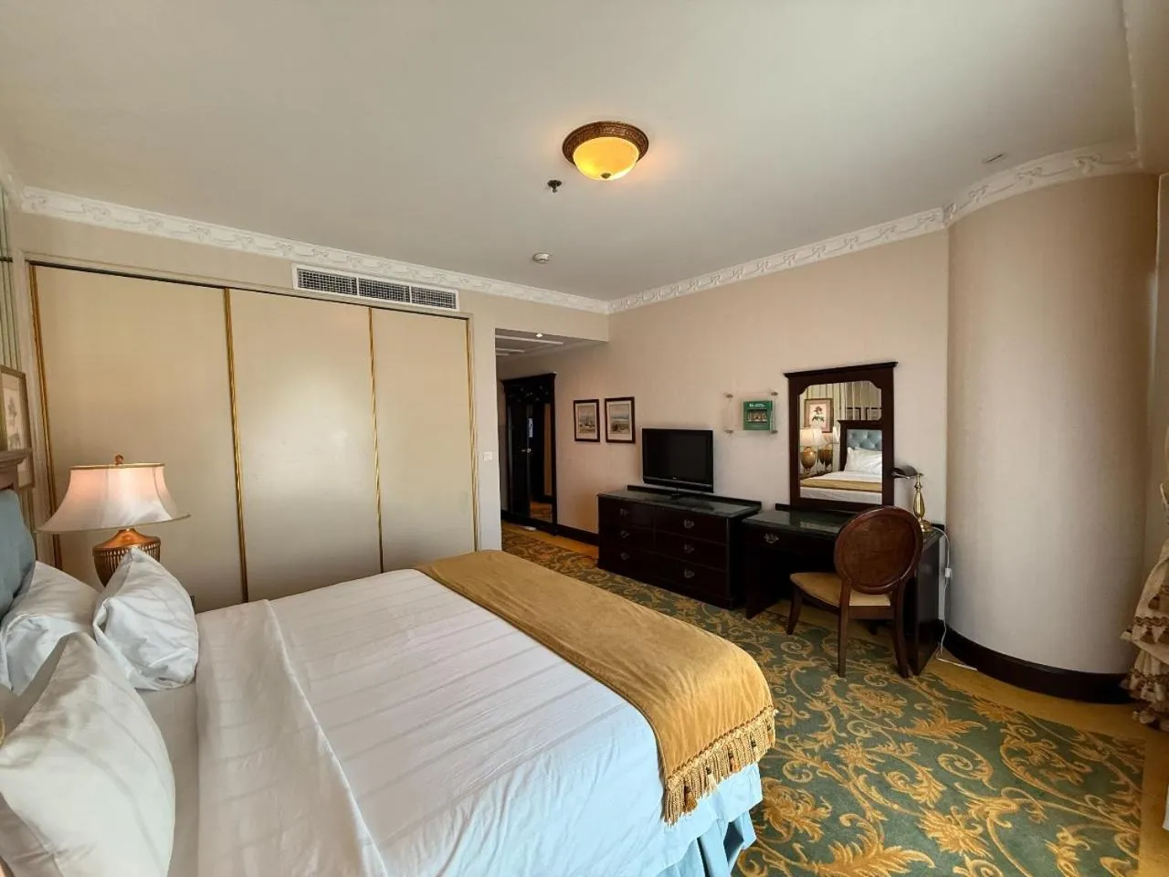 Bed in Habitat Hotel All Suites - Jeddah