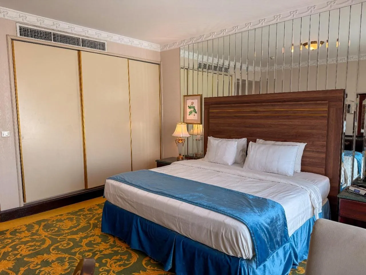 Bed in Habitat Hotel All Suites - Jeddah