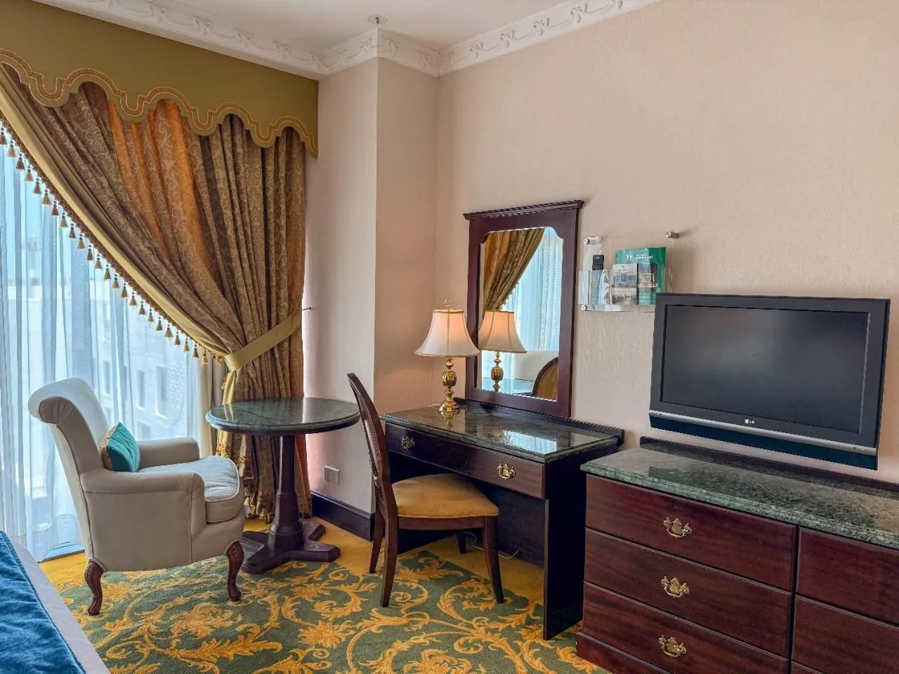TV and multimedia in Habitat Hotel All Suites - Jeddah