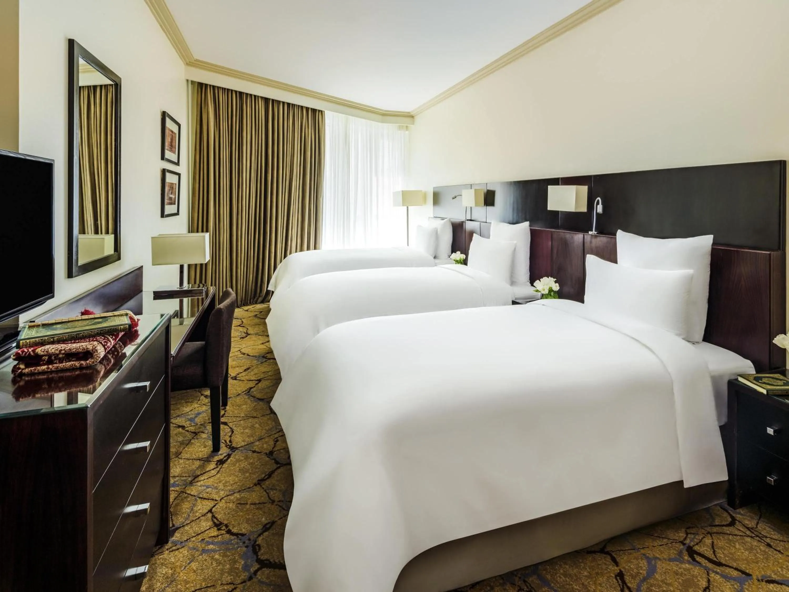 Bedroom, Bed in Movenpick Hotel & Residences Hajar Tower Makkah