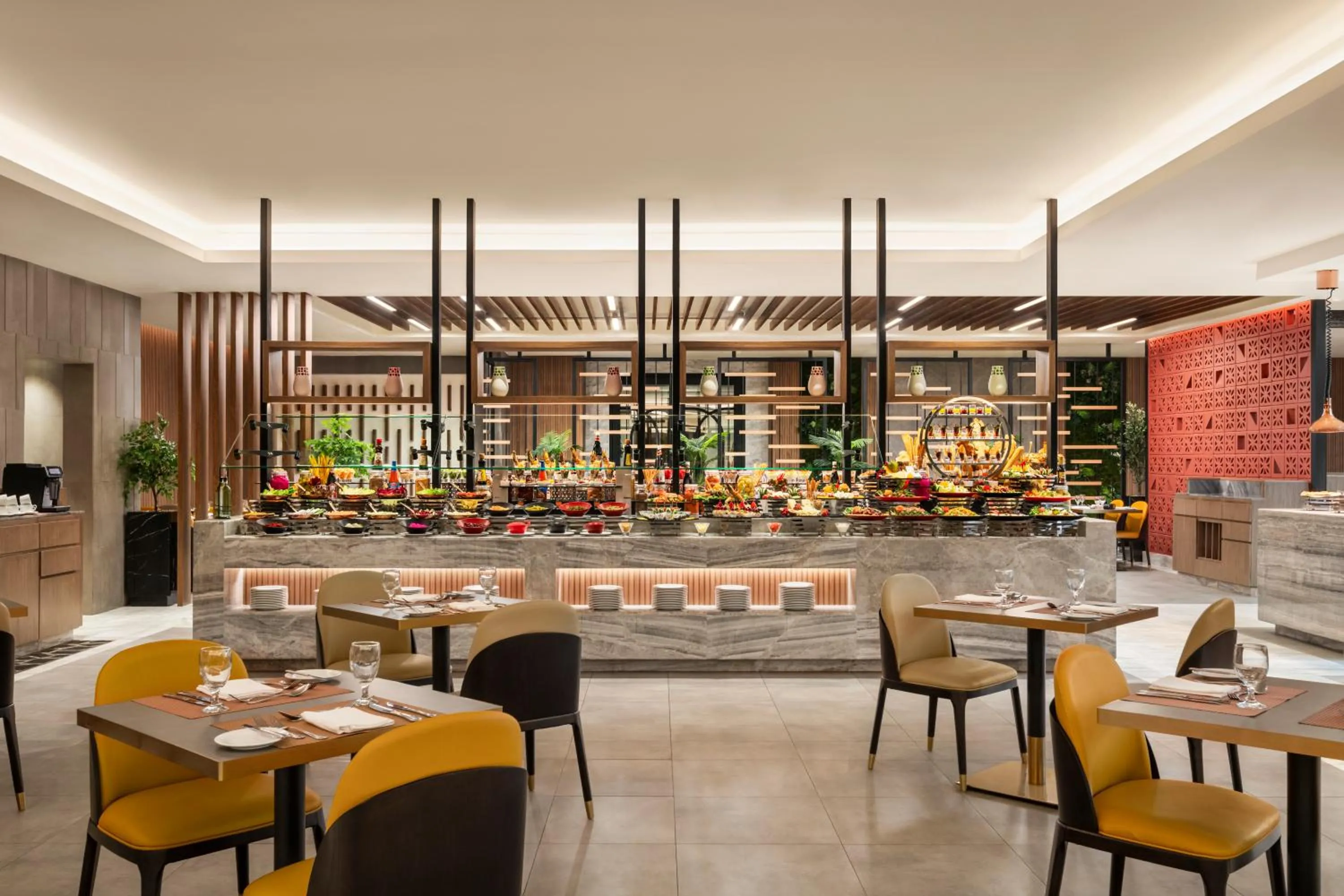 Restaurant/places to eat in Movenpick Hotel & Residences Hajar Tower Makkah