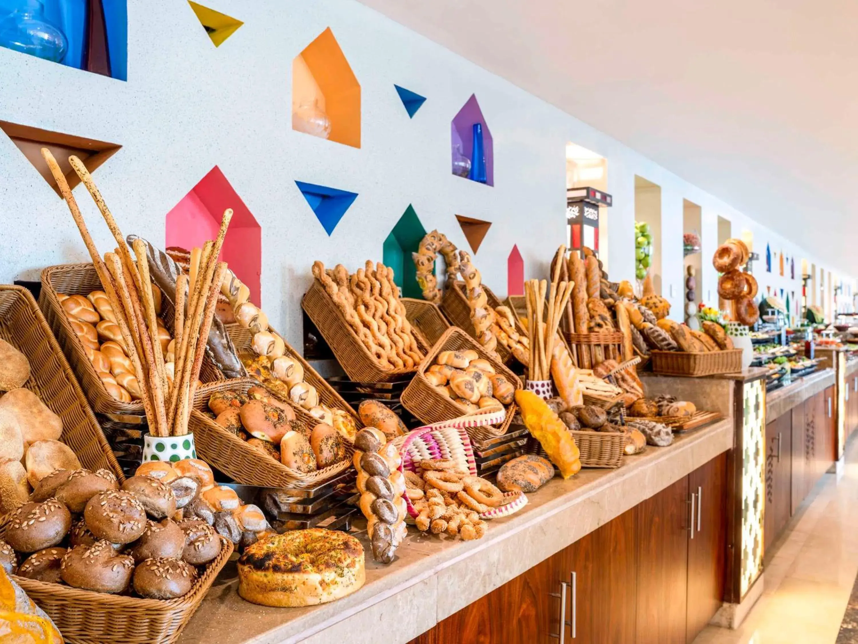 Restaurant/places to eat in Movenpick Makkah Hajar Tower Restaurant/places to eat in Movenpick Makkah Hajar Tower