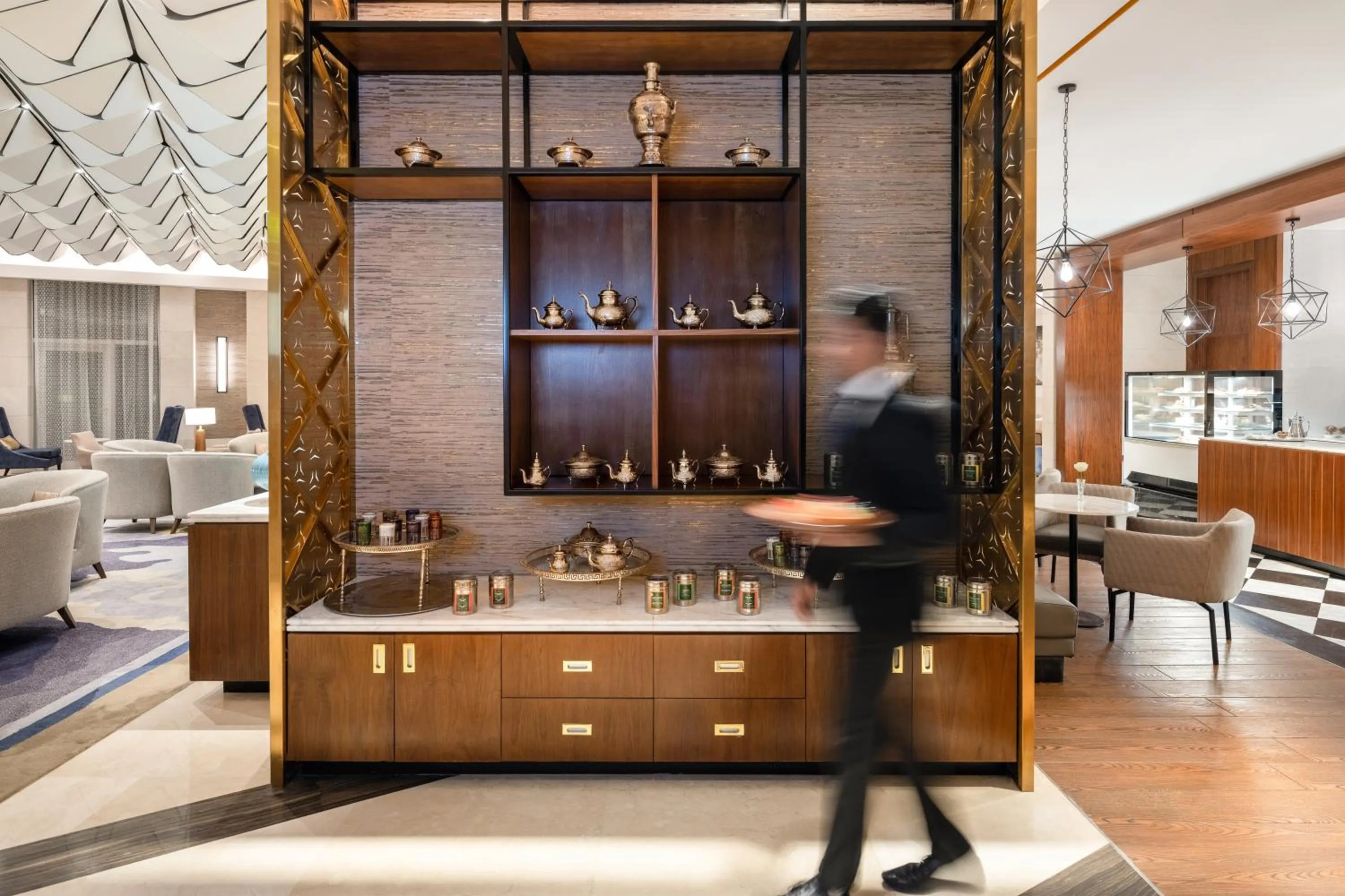 Restaurant/places to eat in Movenpick Hotel & Residences Hajar Tower Makkah