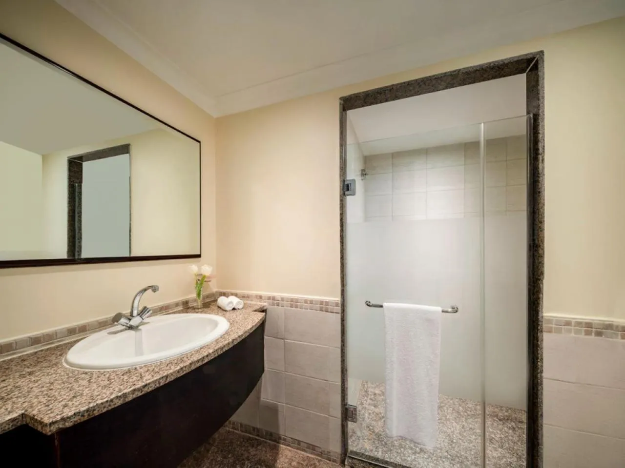 Shower in Movenpick Hotel & Residences Hajar Tower Makkah