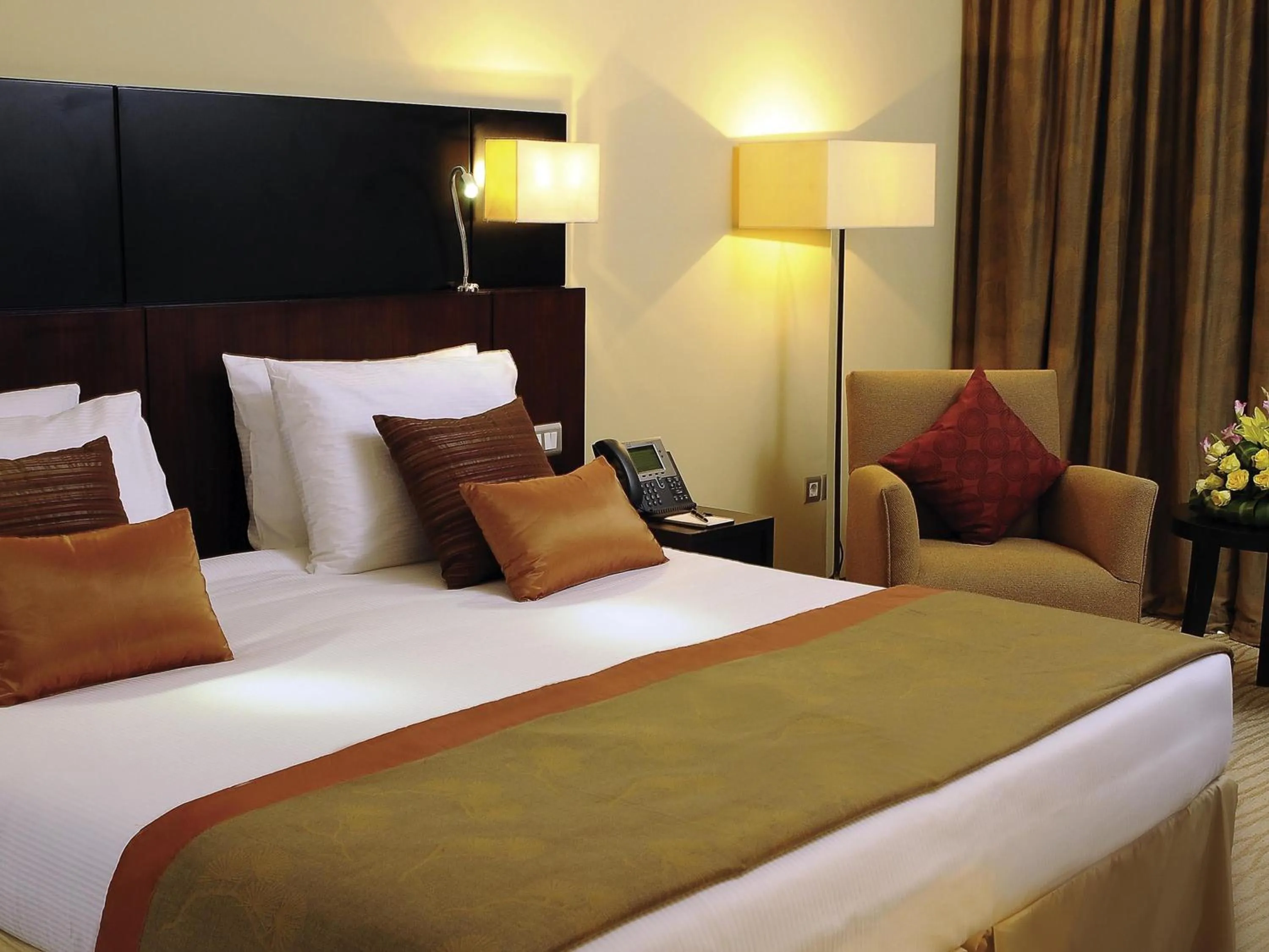 Bedroom, Bed in Movenpick Hotel & Residences Hajar Tower Makkah