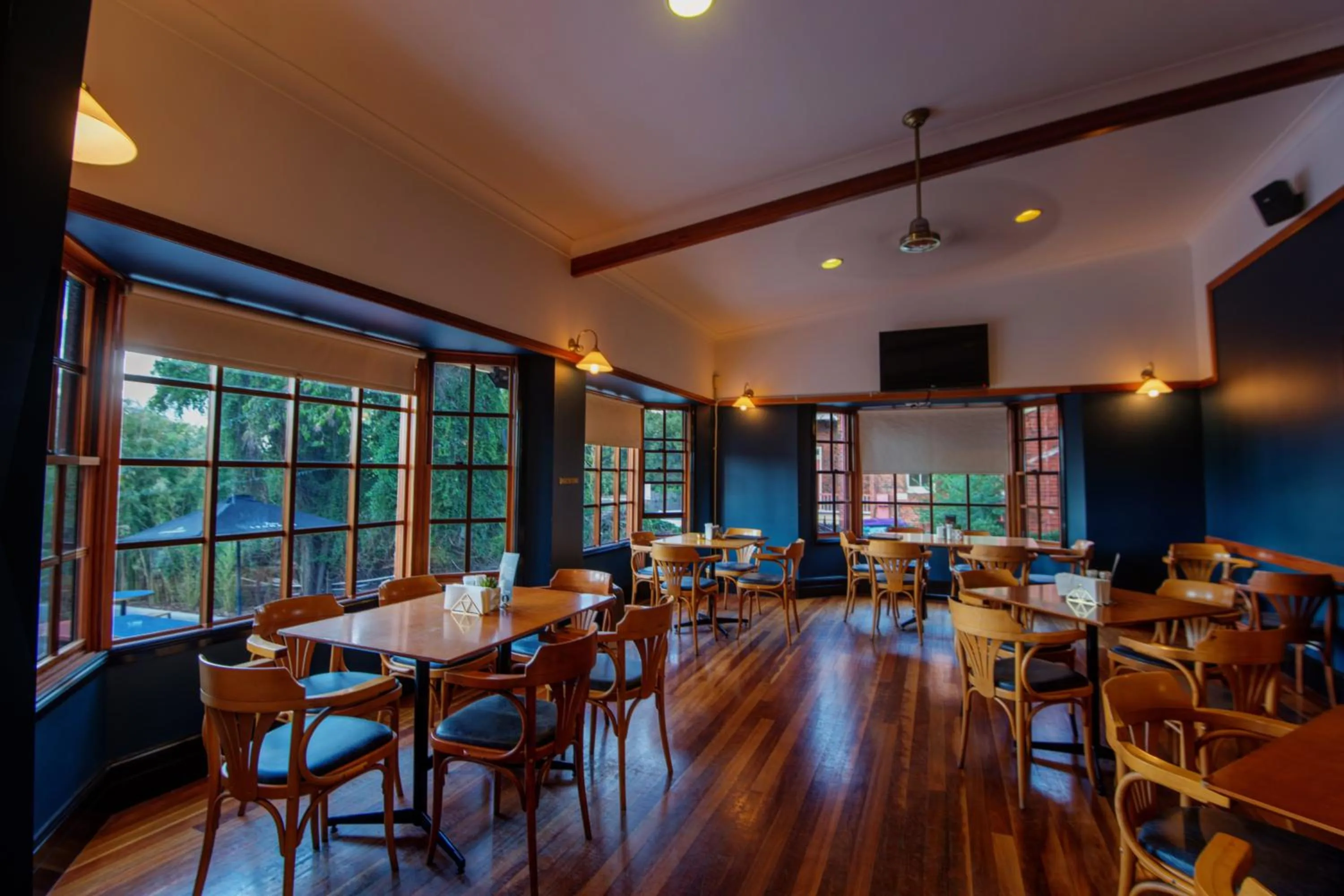 Meals in The Tamworth Hotel