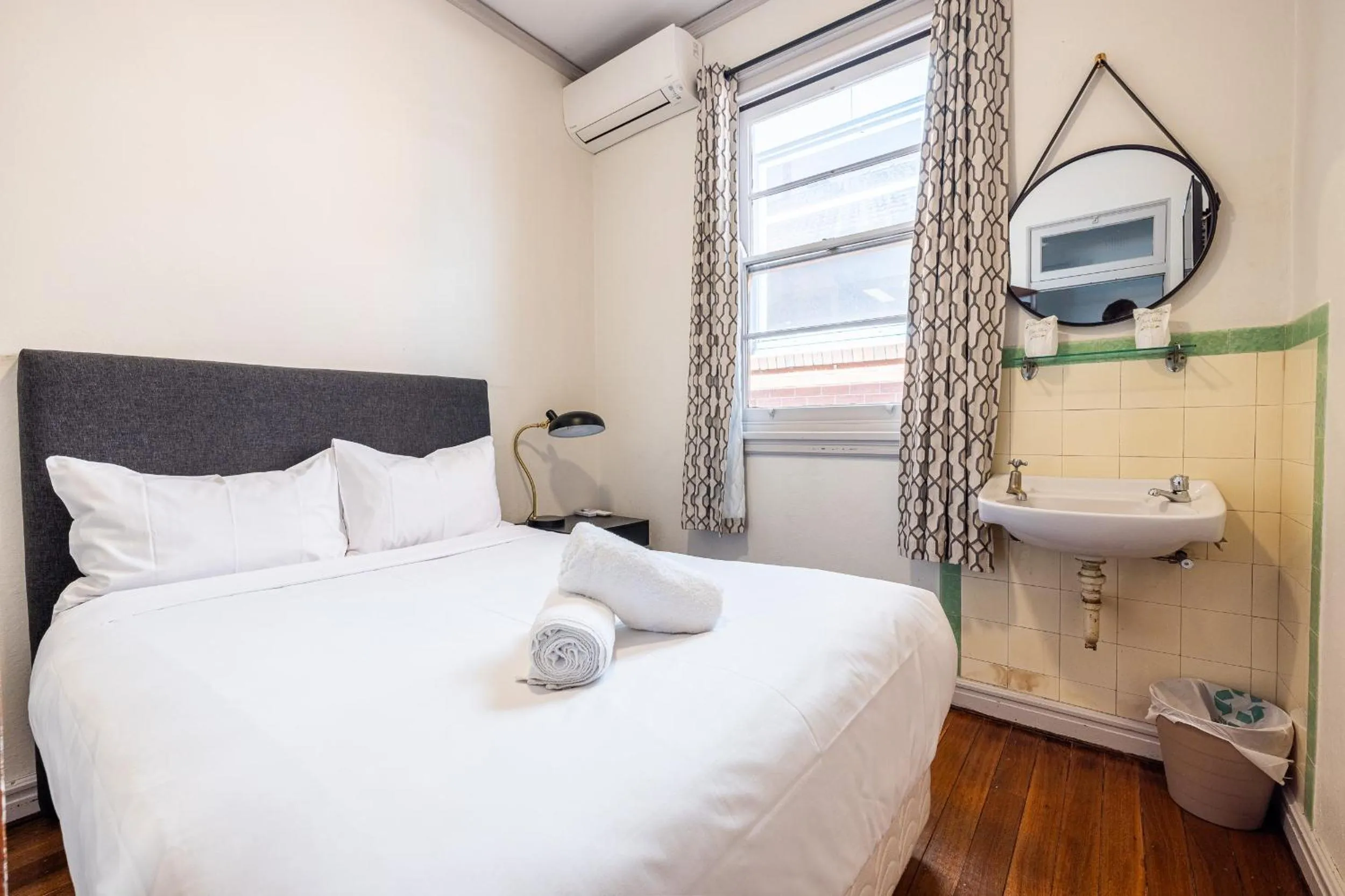 Bedroom, Bed in The Tamworth Hotel