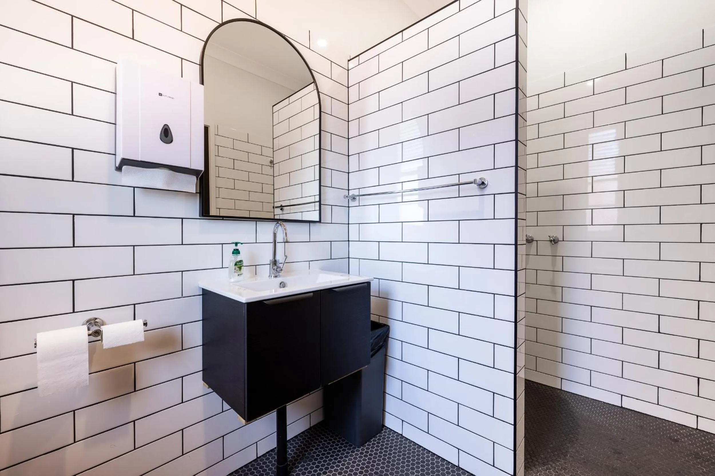 Shower in The Tamworth Hotel