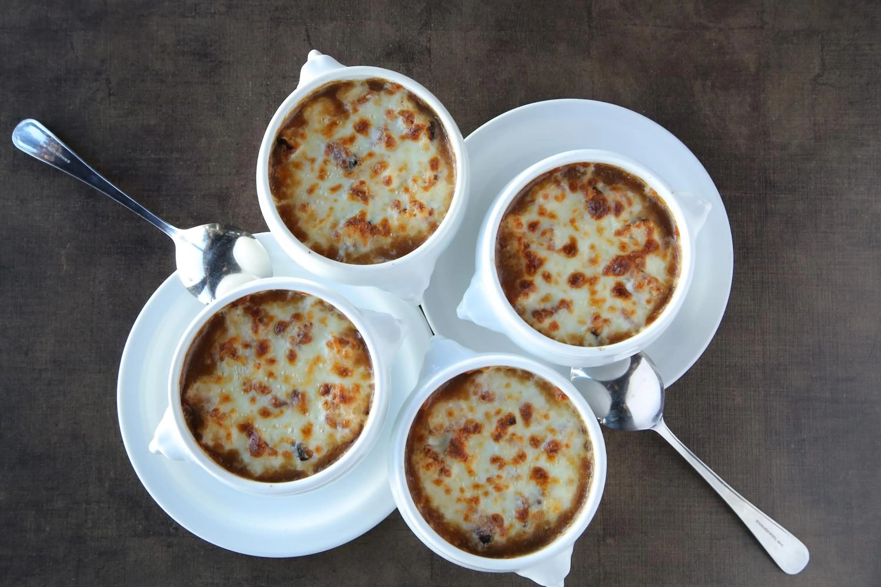 Restaurant/places to eat in Le Cedrus Hotel