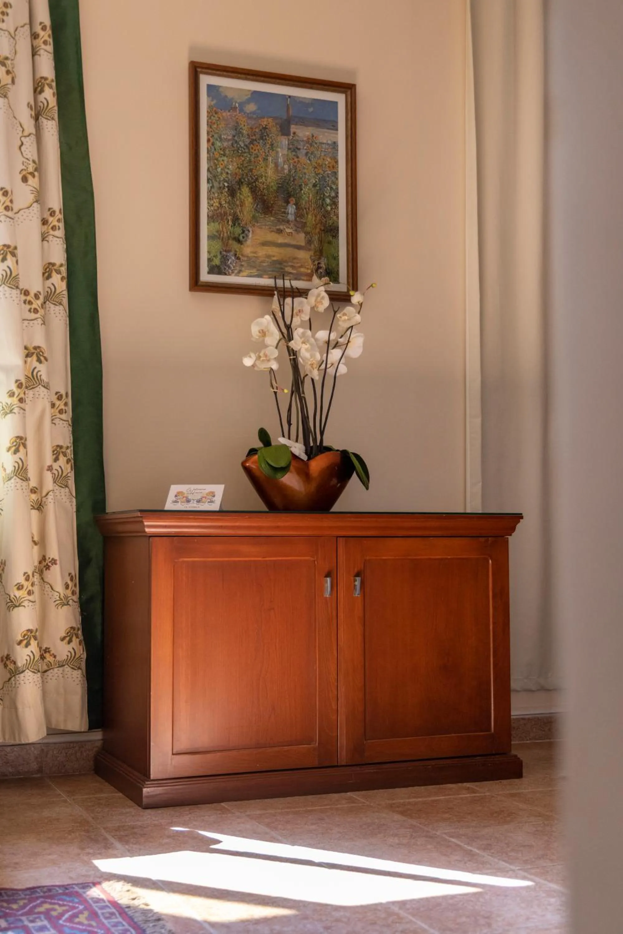 Decorative detail in Le Cedrus Hotel