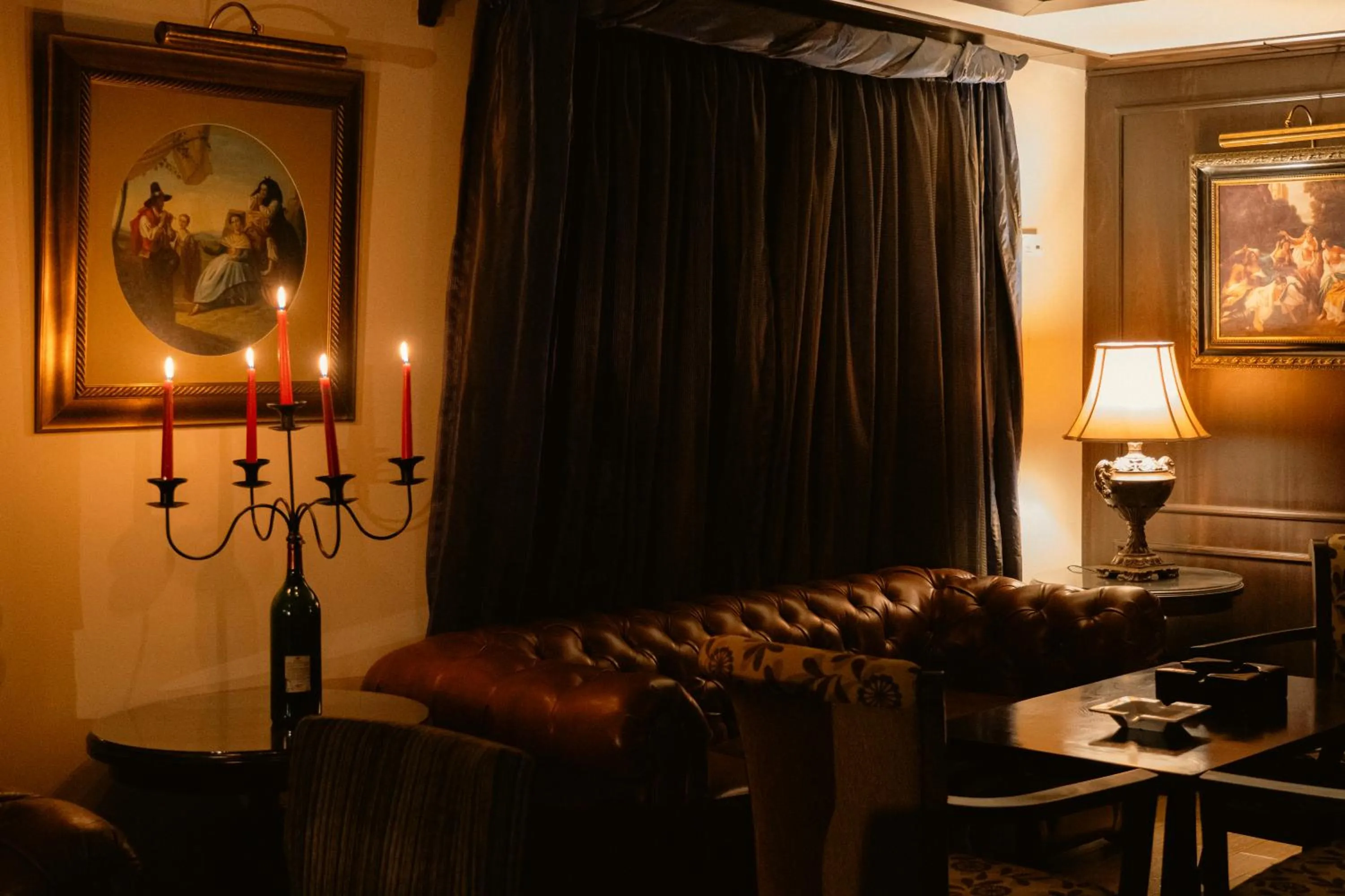 Lounge or bar in Le Cedrus Hotel