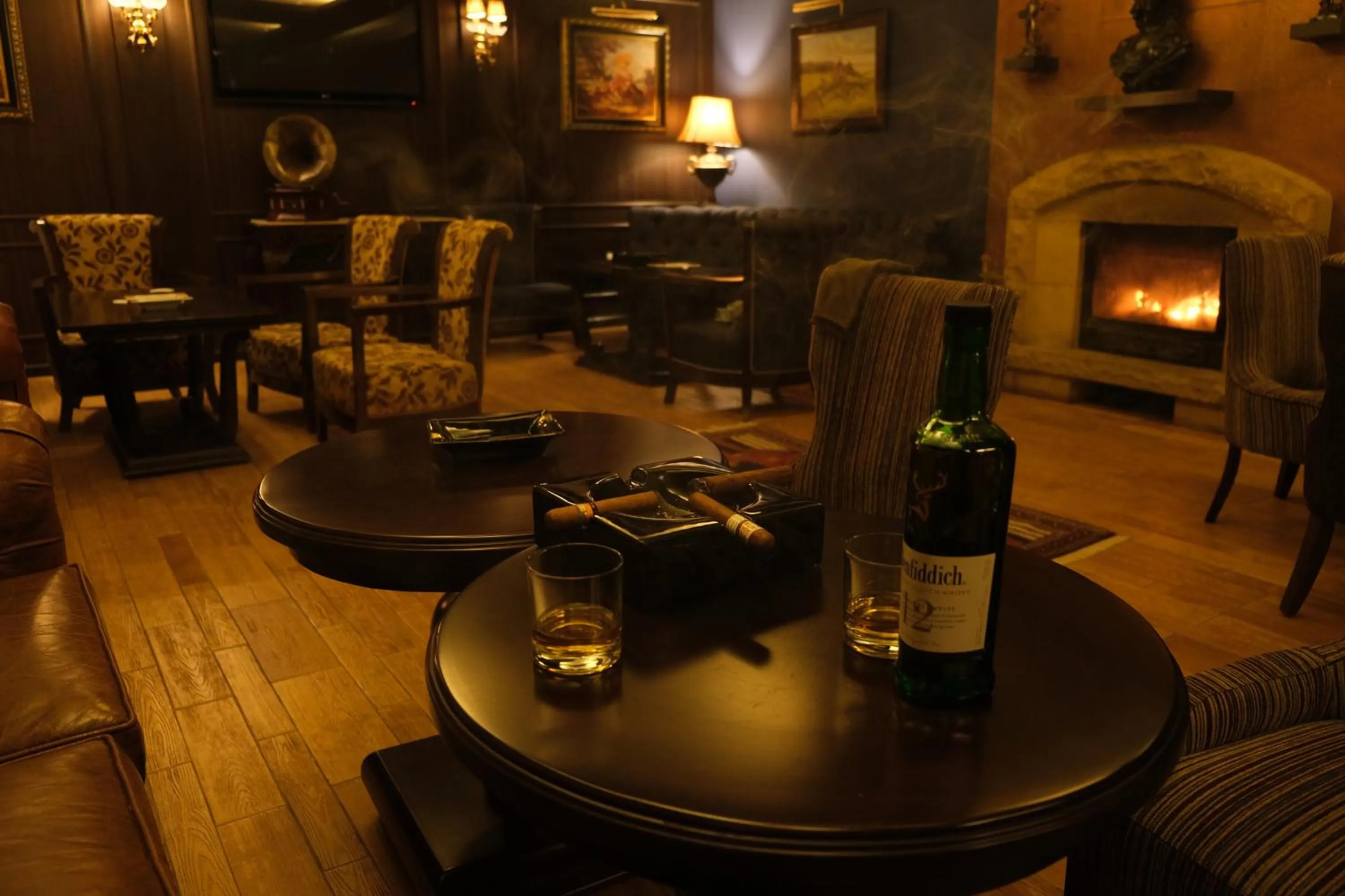 Lounge or bar in Le Cedrus Hotel