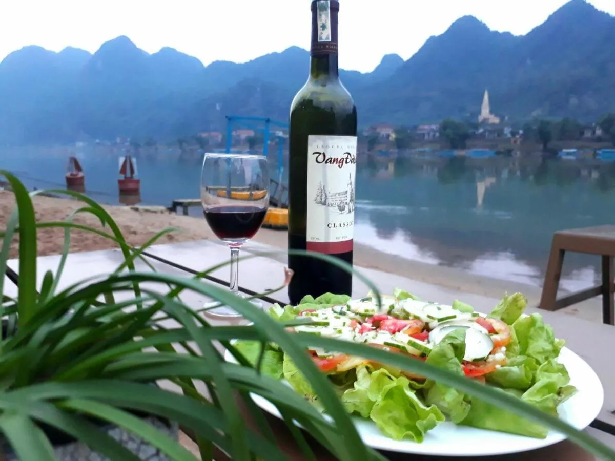 Food close-up in Oxalis Home