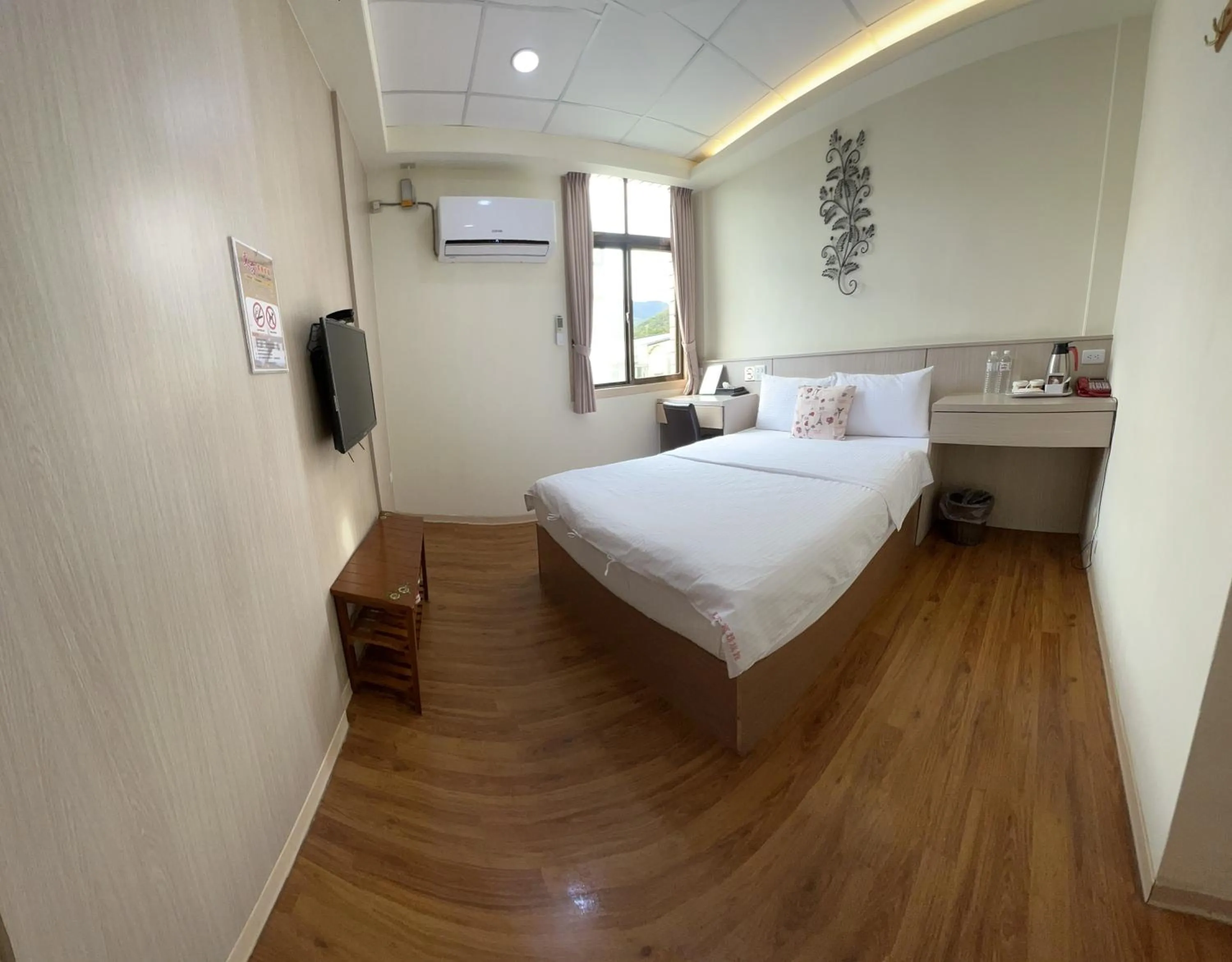 Bed in Oriental Hotel