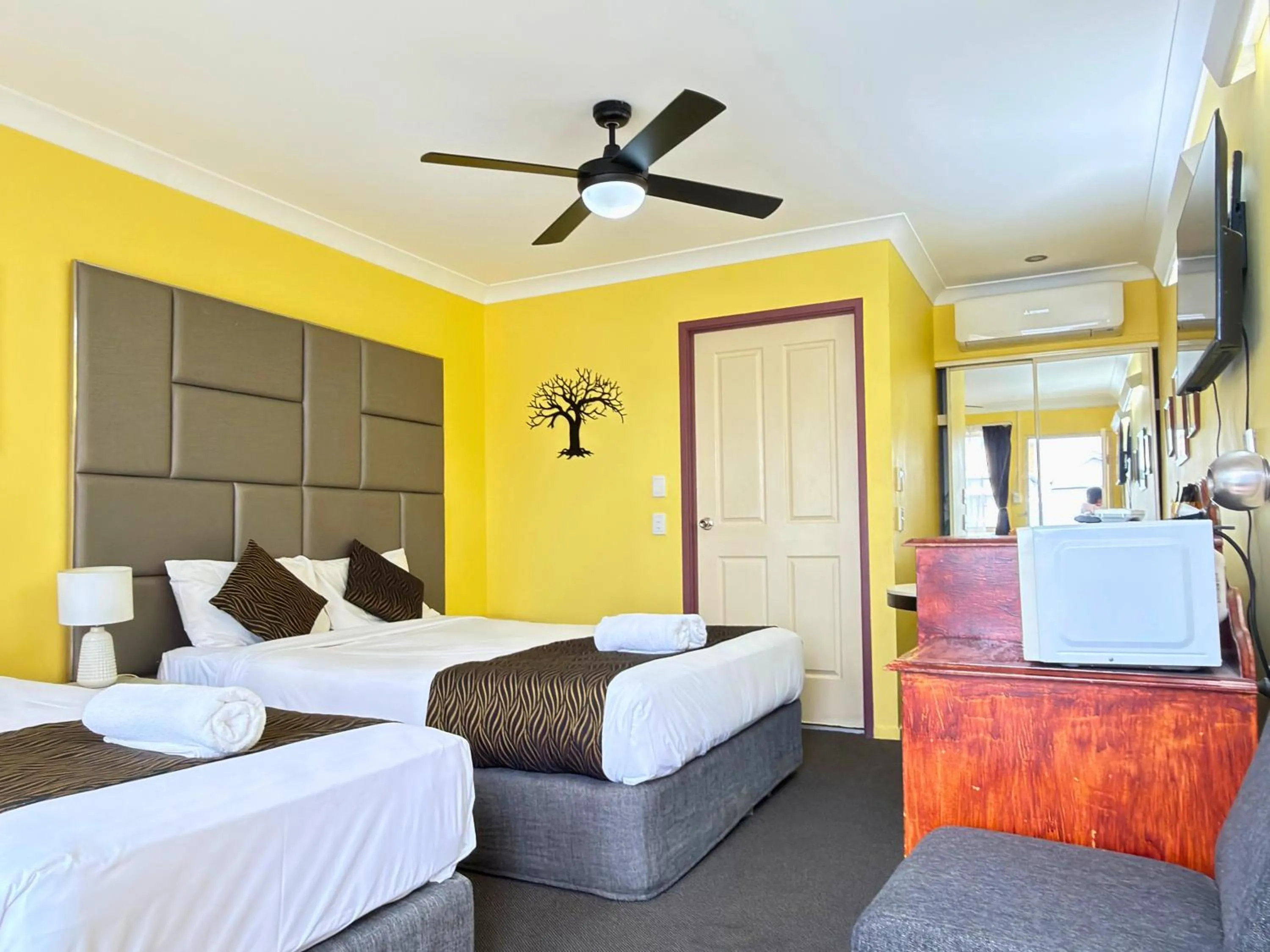 Photo of the whole room, Bed in Aussie Rest Motel