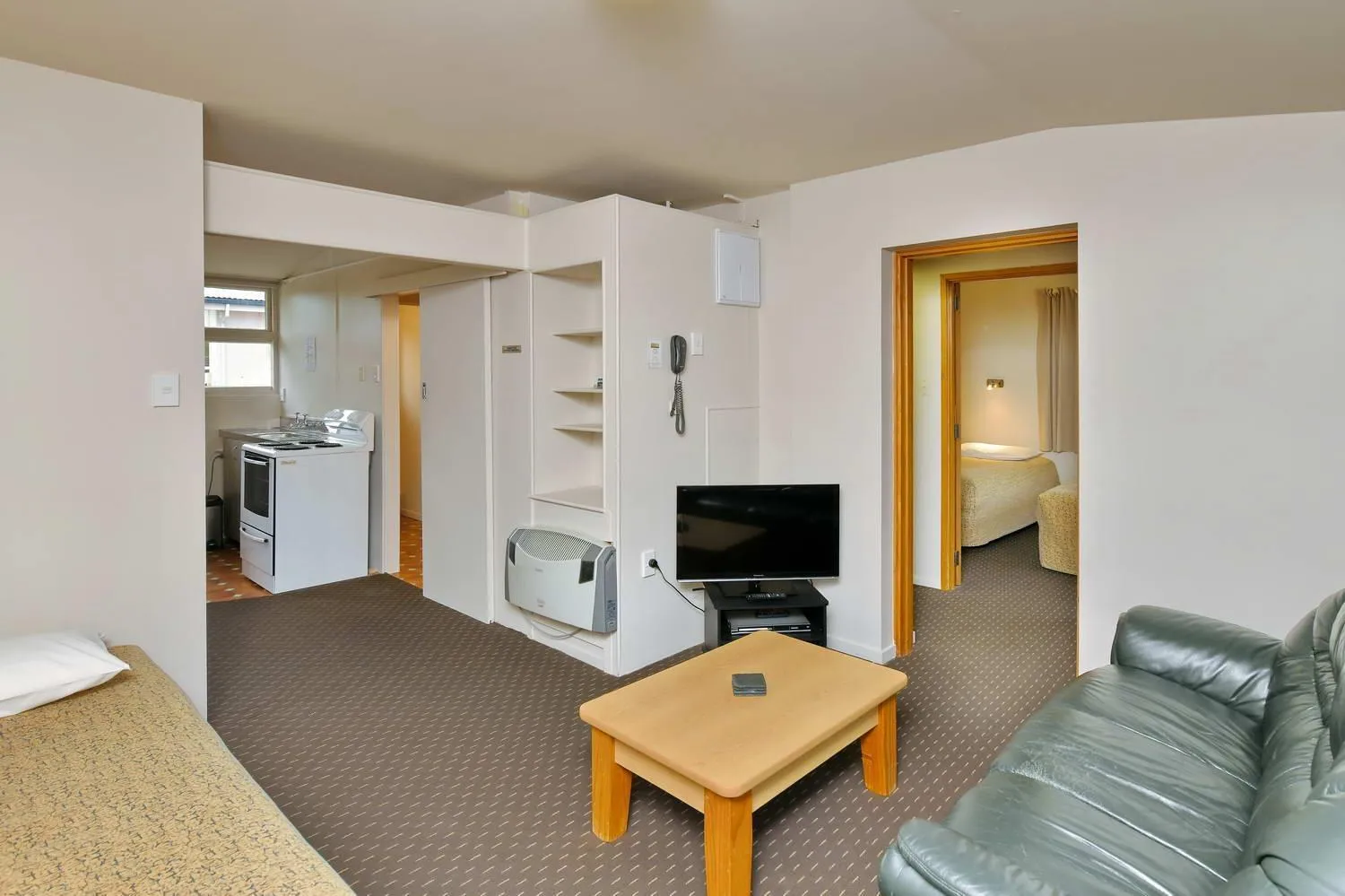 Living room in Wayside Motel