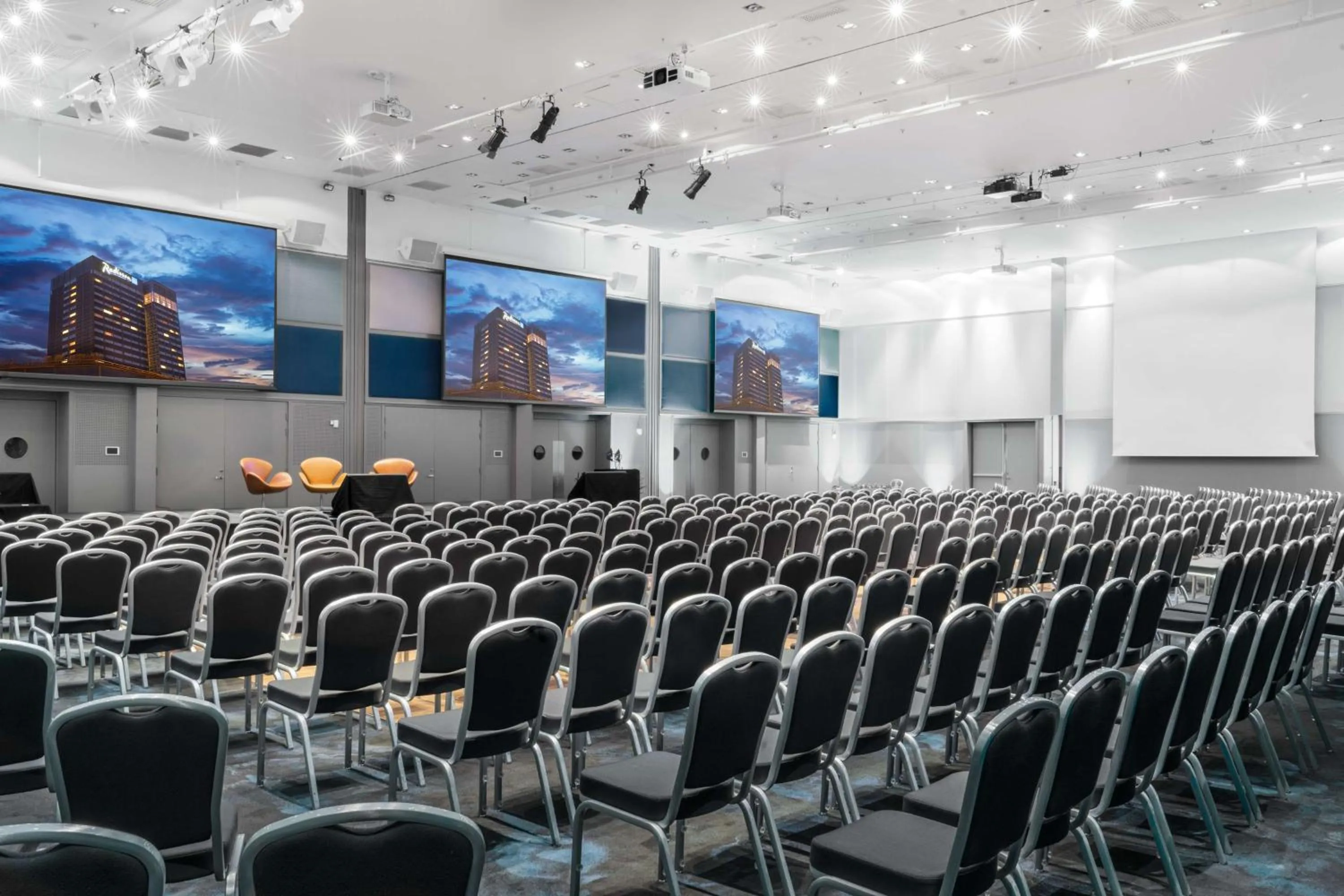 Business facilities in Radisson Blu Scandinavia Hotel, Oslo