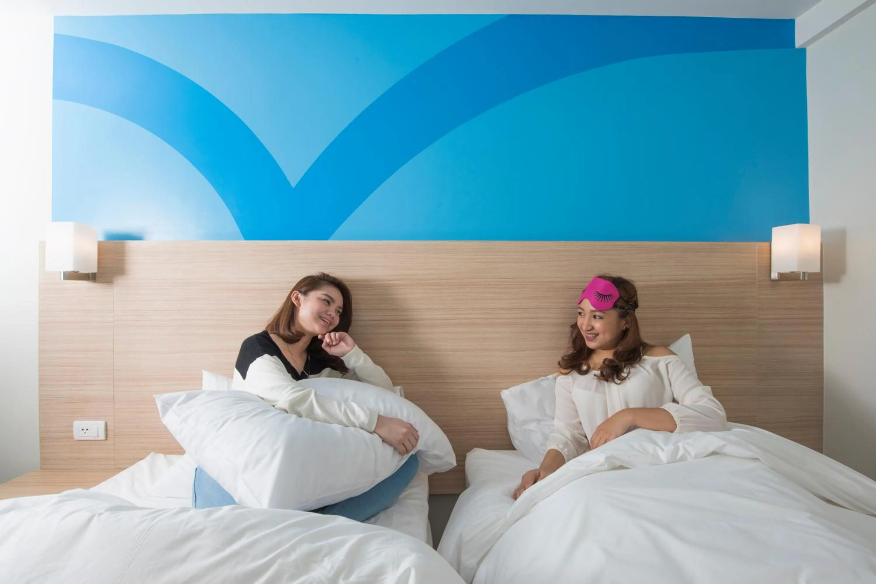 Bed in Hop Inn Hotel Makati Avenue Manila