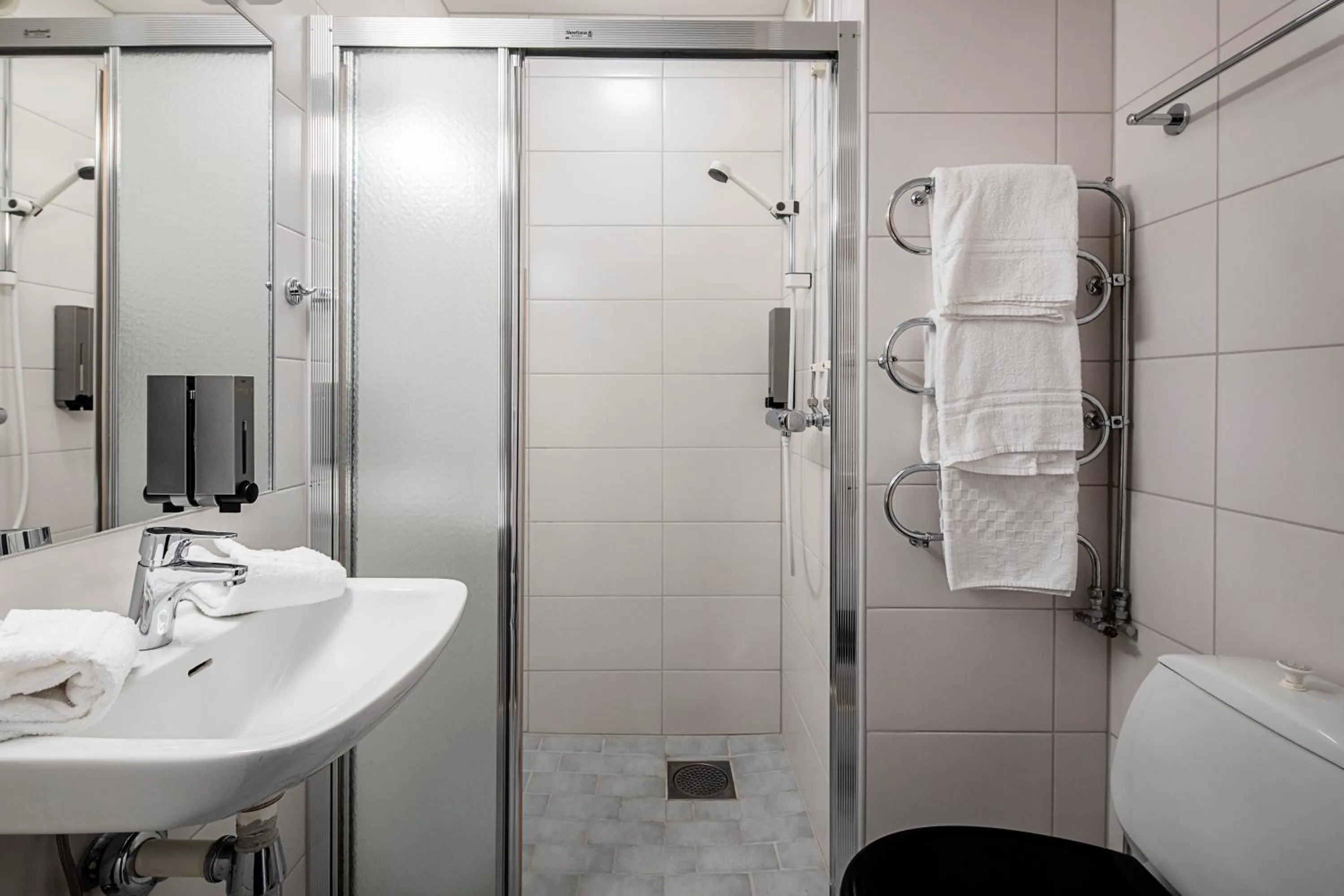 Bathroom in First Hotel Royal