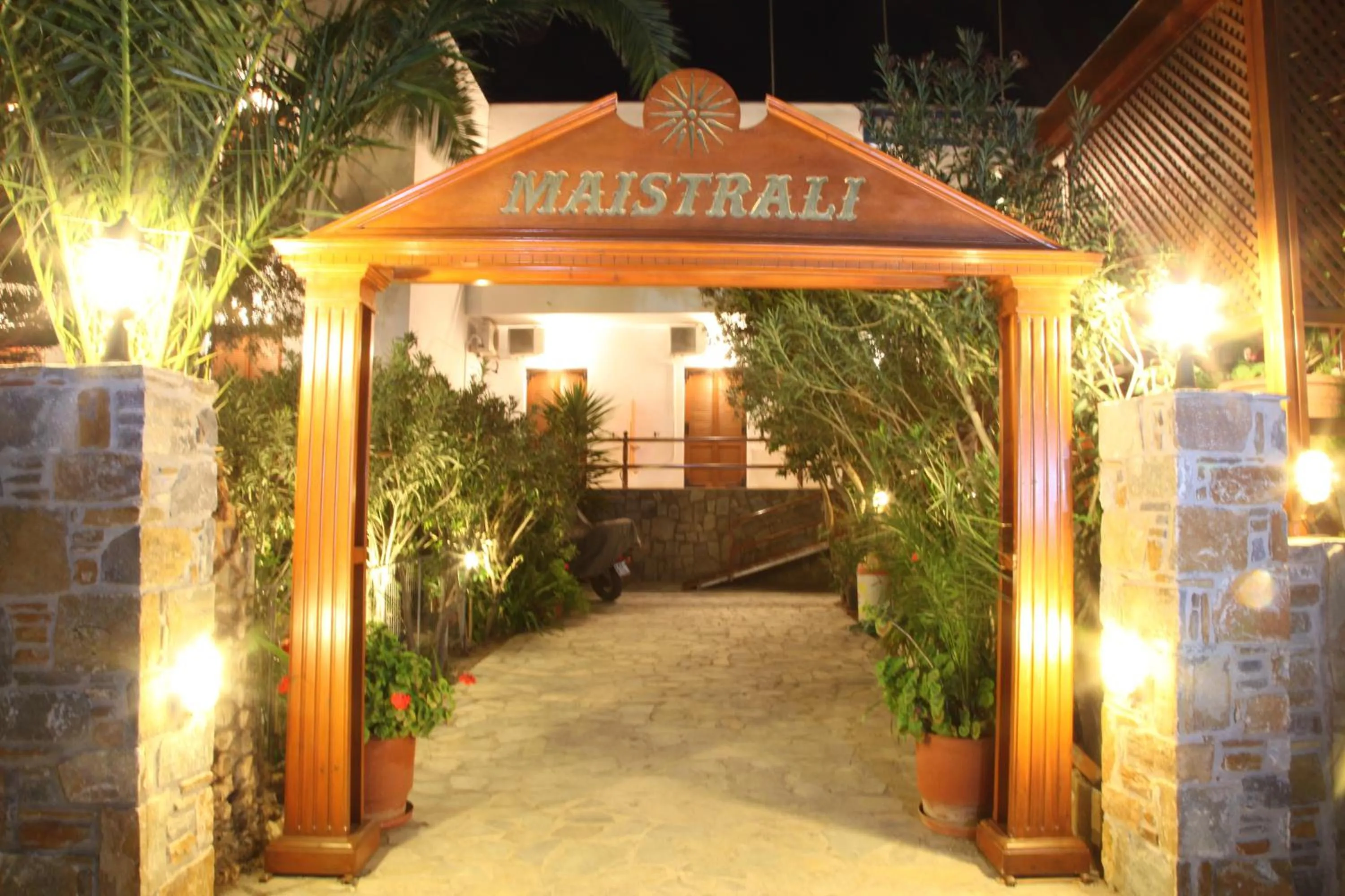 Facade/entrance in Maistrali