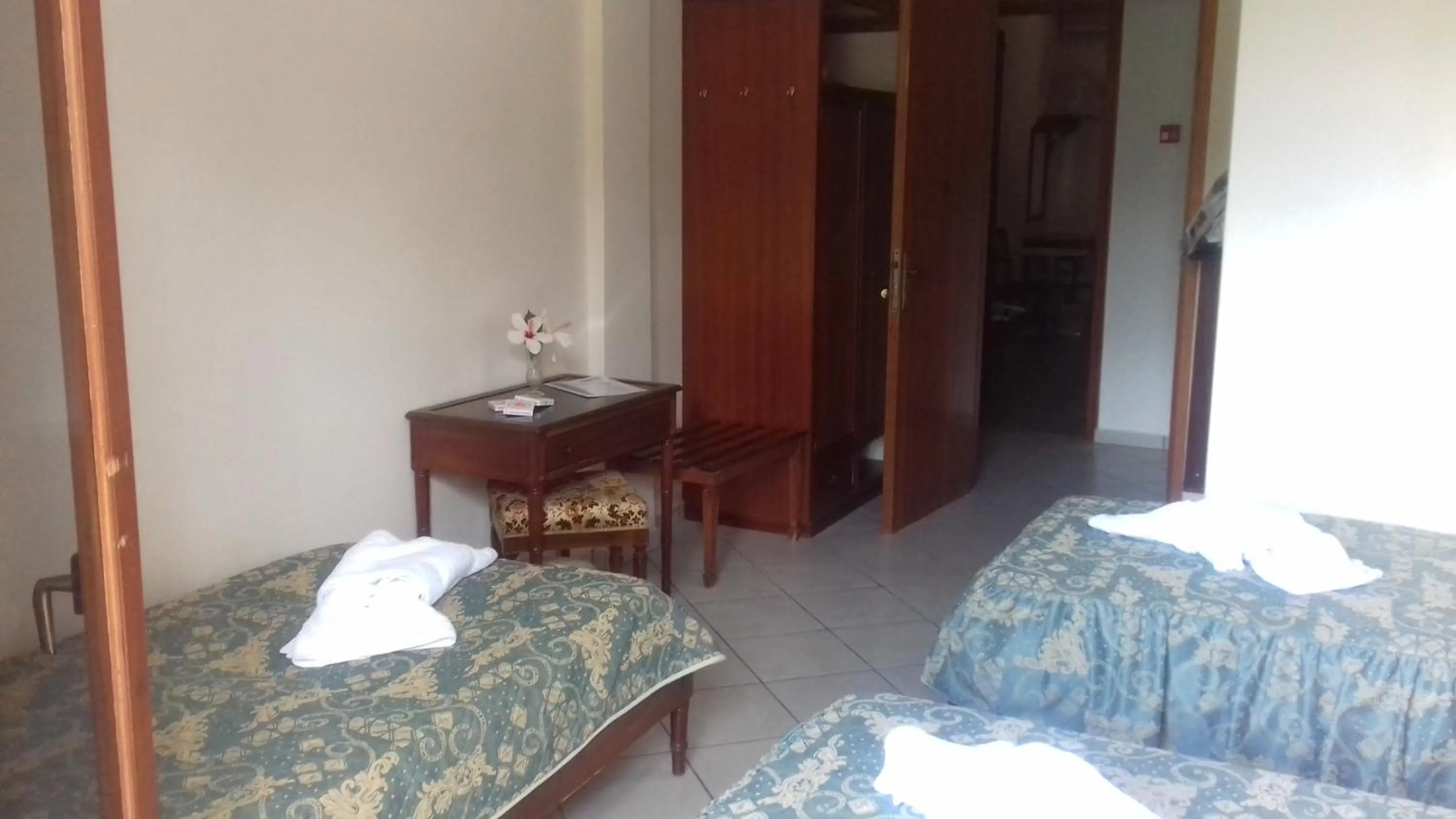 Photo of the whole room, Bed in Maistrali