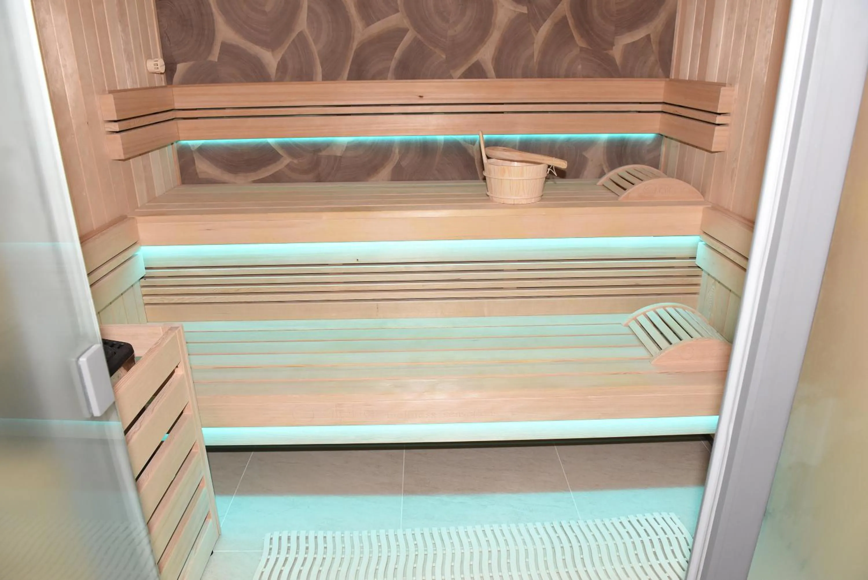 Spa and wellness centre/facilities in Hôtel Normandie Spa