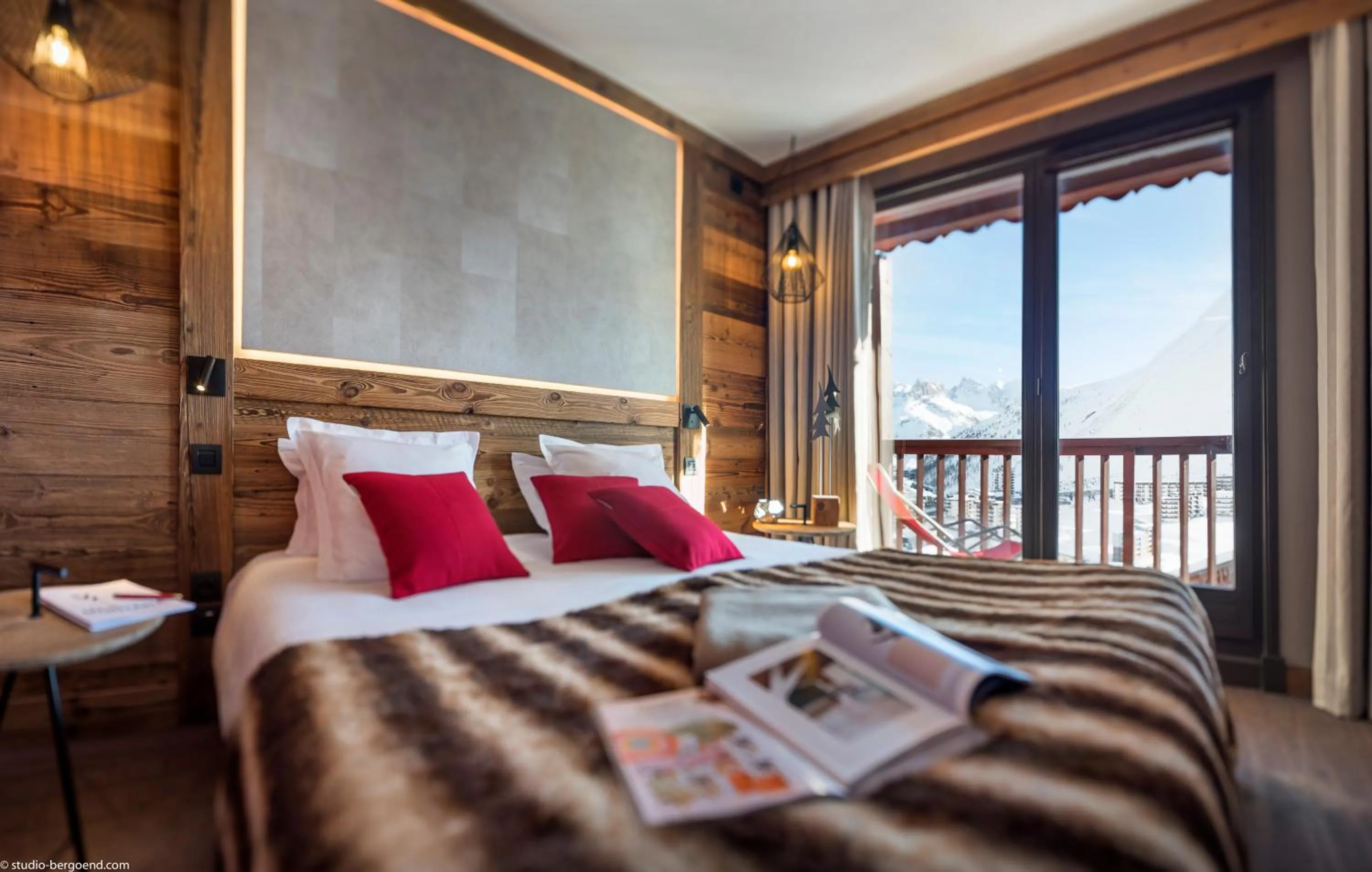 Bedroom, Bed in Hôtel Village Montana by Les Etincelles