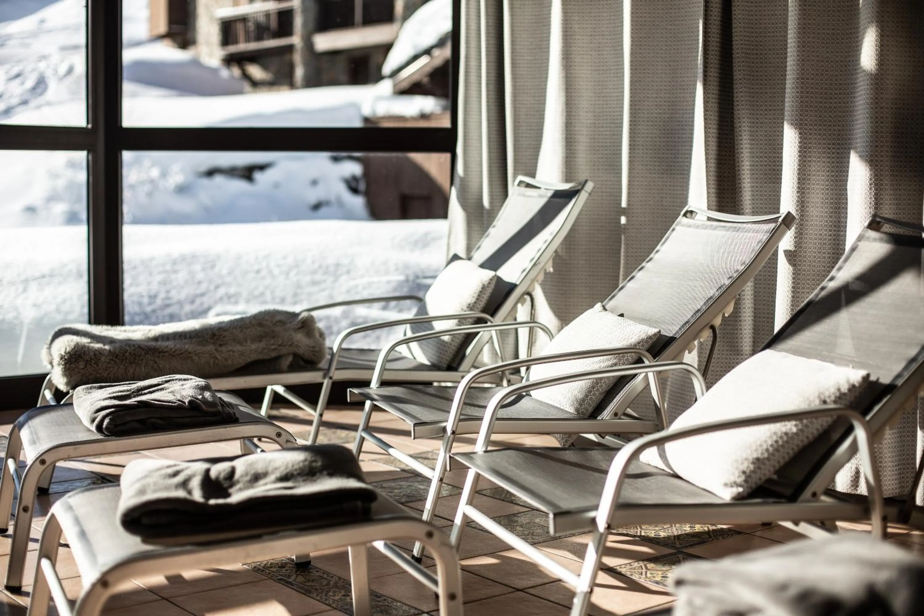 Day in Hôtel Village Montana by Les Etincelles