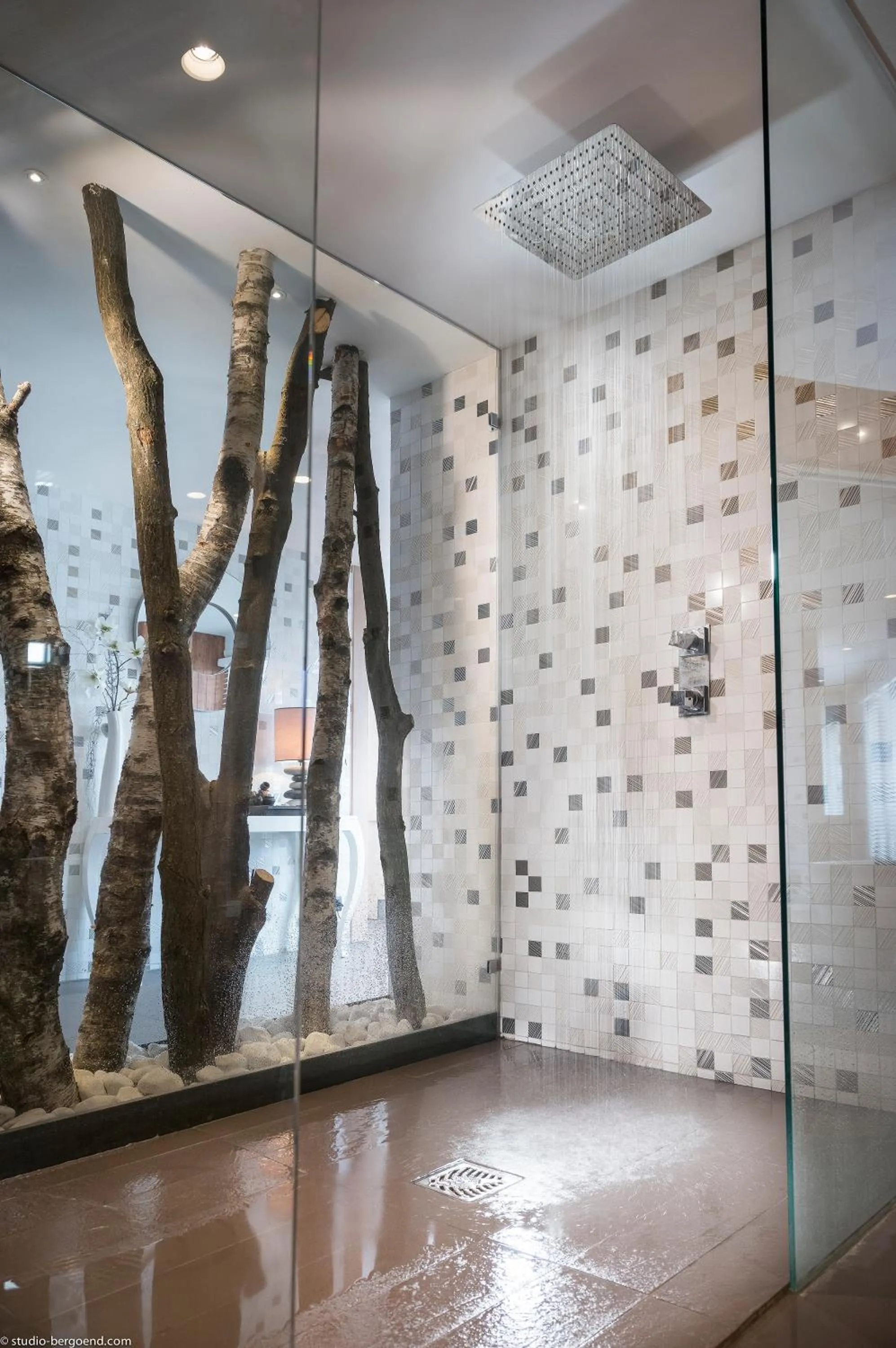 Shower in Hôtel Village Montana by Les Etincelles