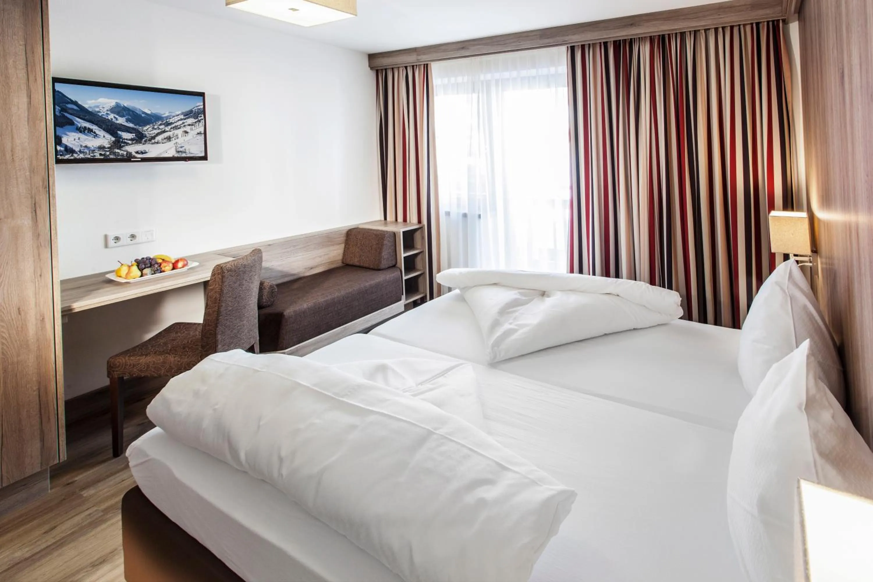 Bedroom, Bed in Hotel am Reiterkogel