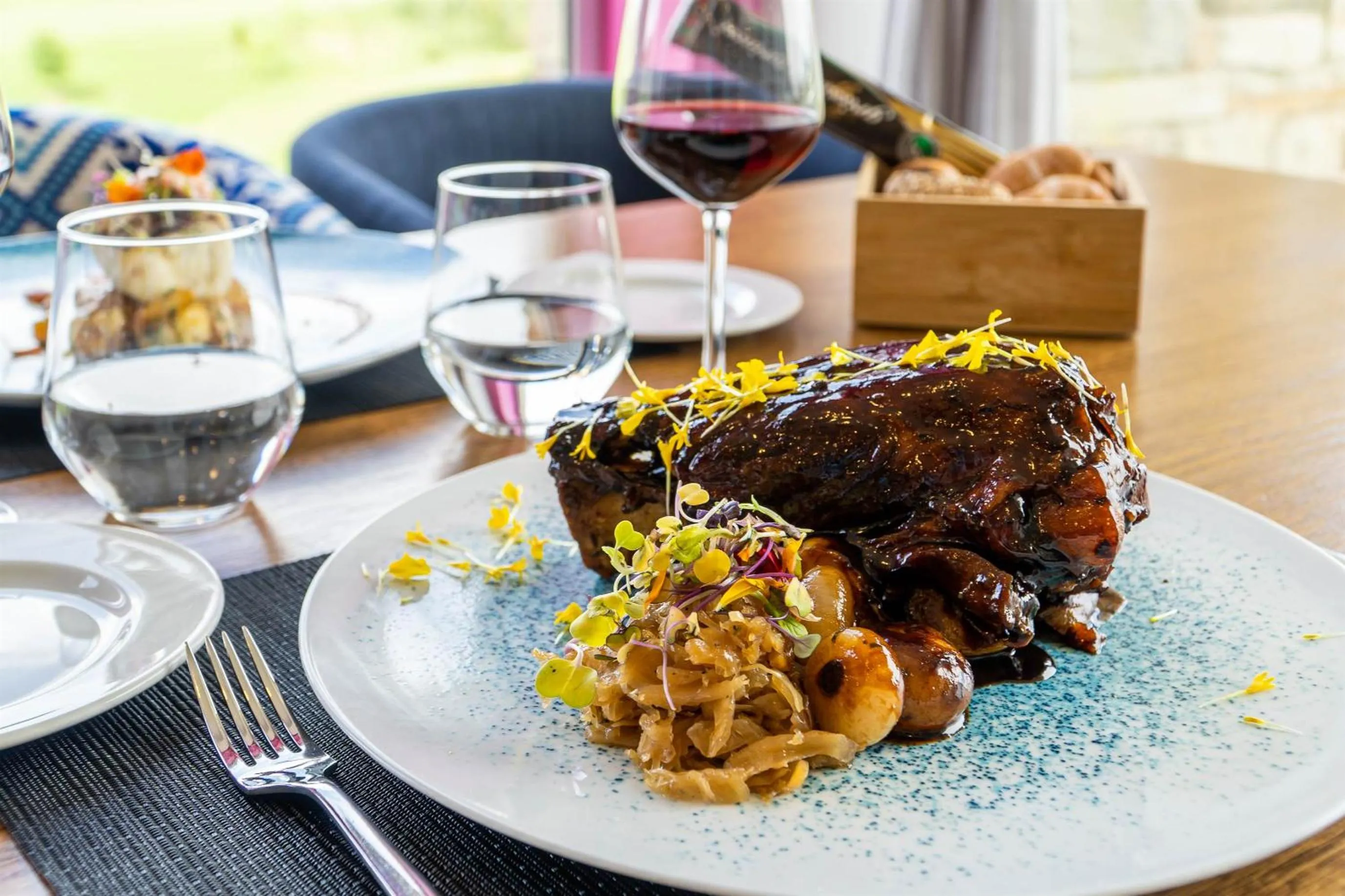 Food and drinks in Abba Comillas Hotel