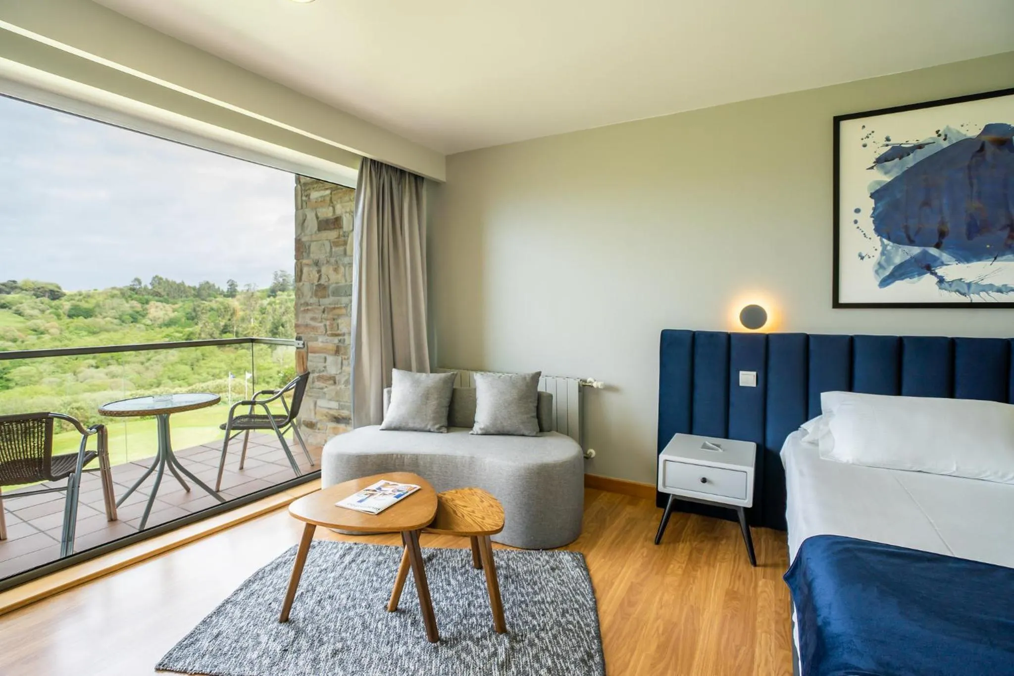 Photo of the whole room, Bed in Abba Comillas Hotel