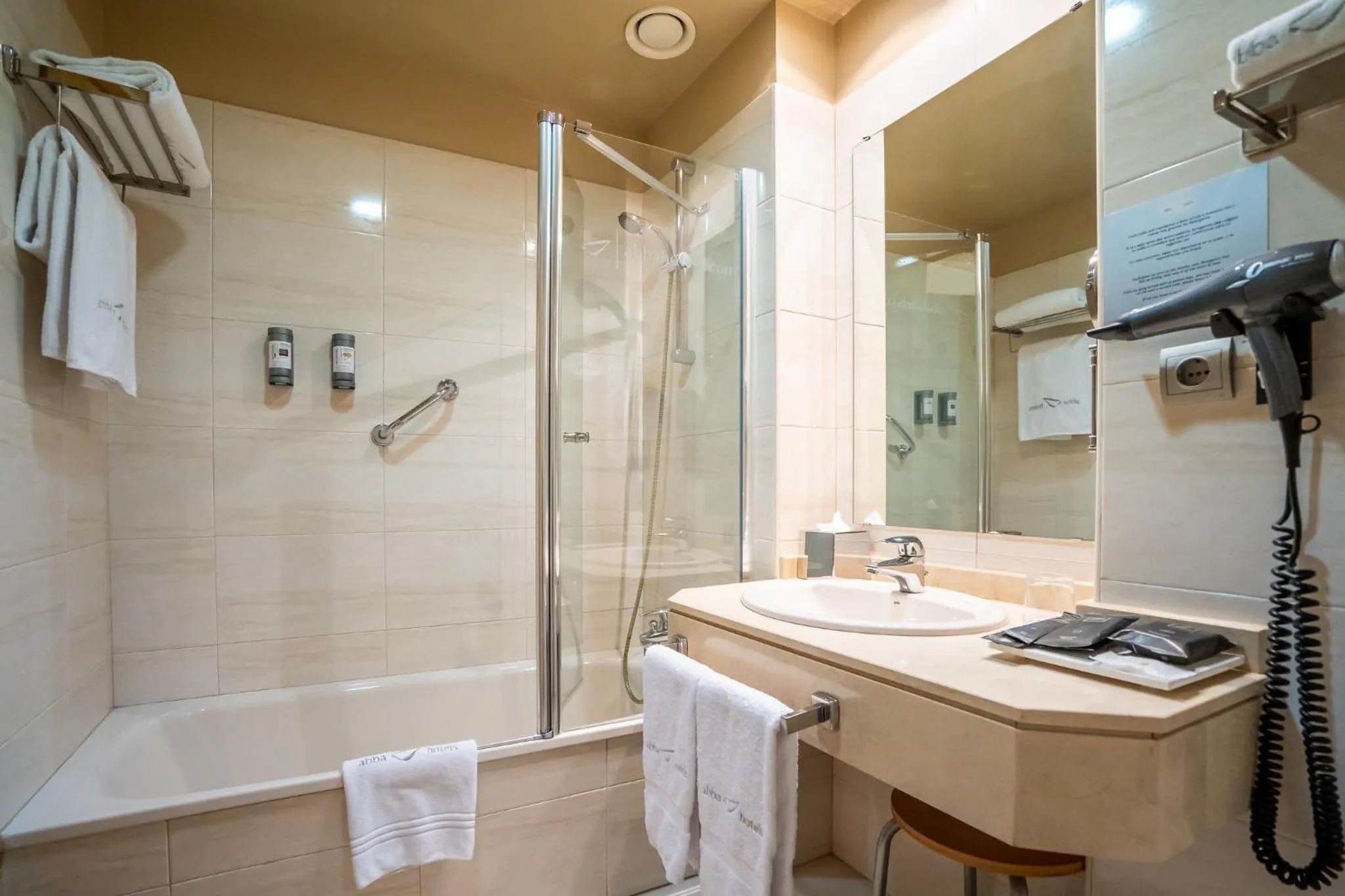 Bathroom in Abba Comillas Hotel