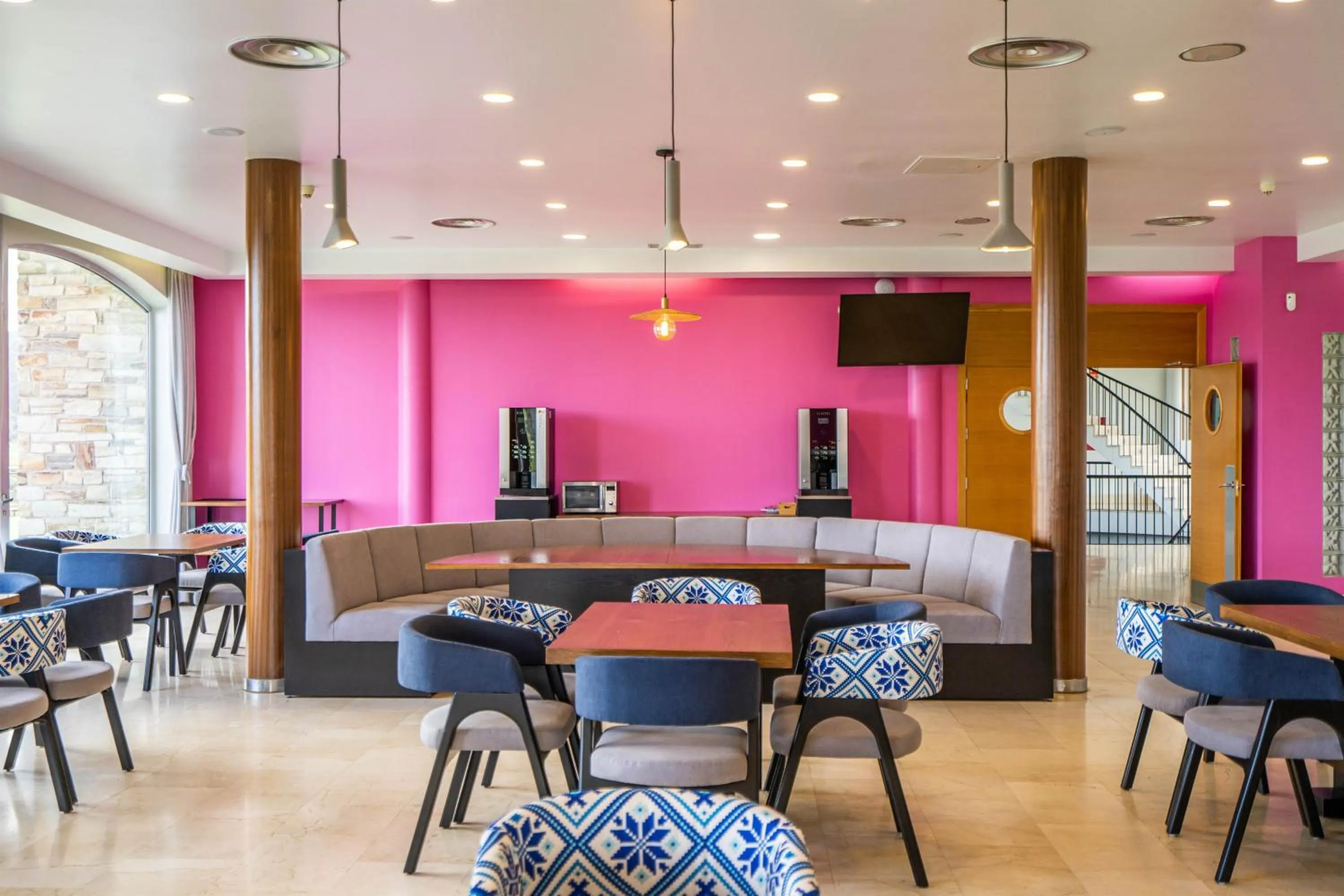 Restaurant/places to eat in Abba Comillas Hotel