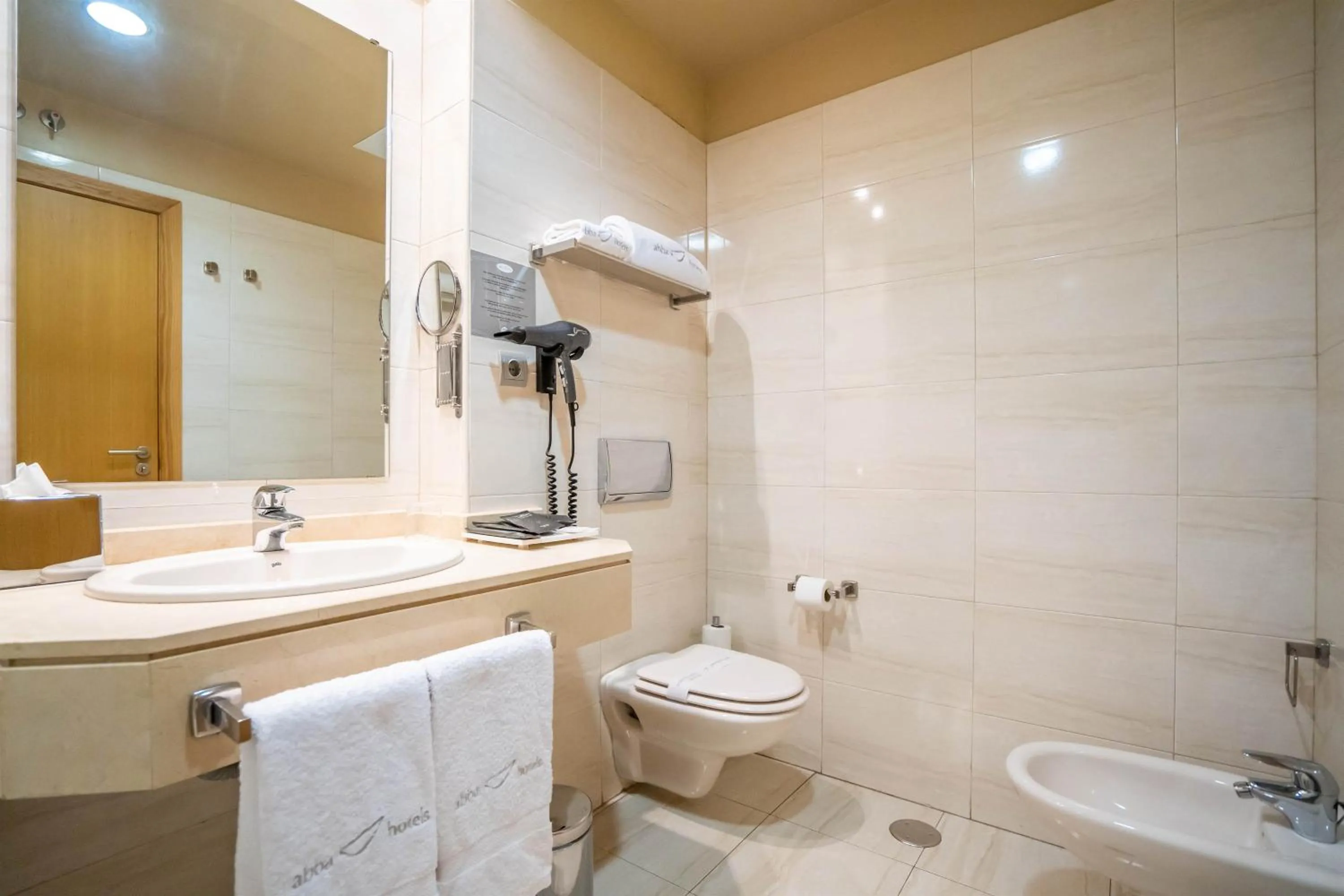 Bathroom in Abba Comillas Hotel