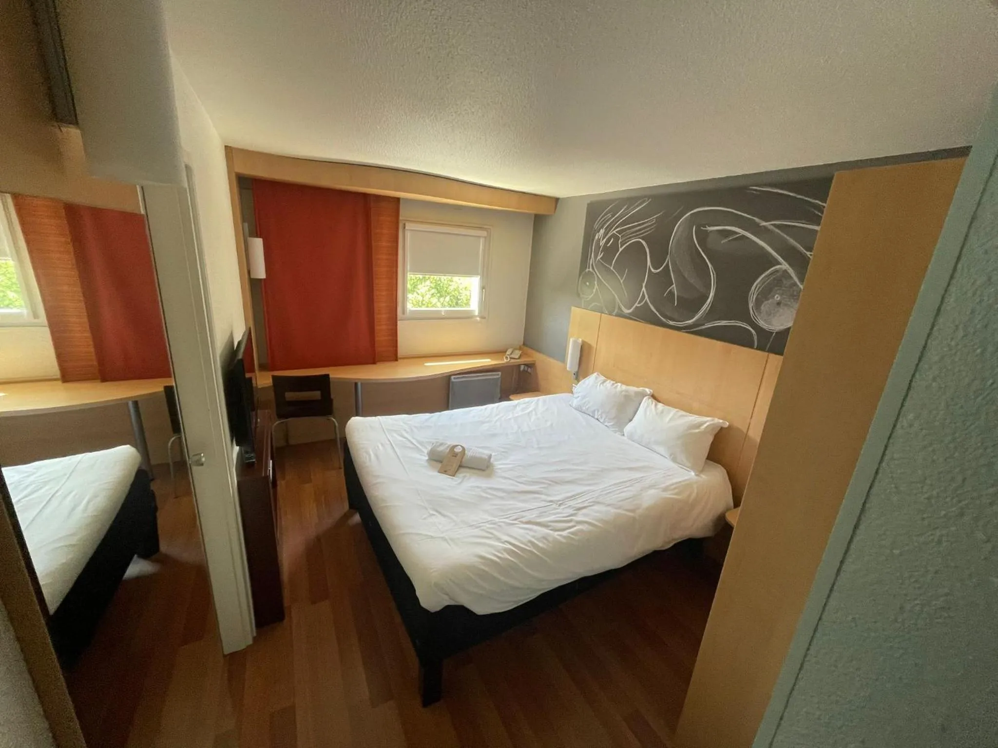 Photo of the whole room, Bed in ibis Saint-Die