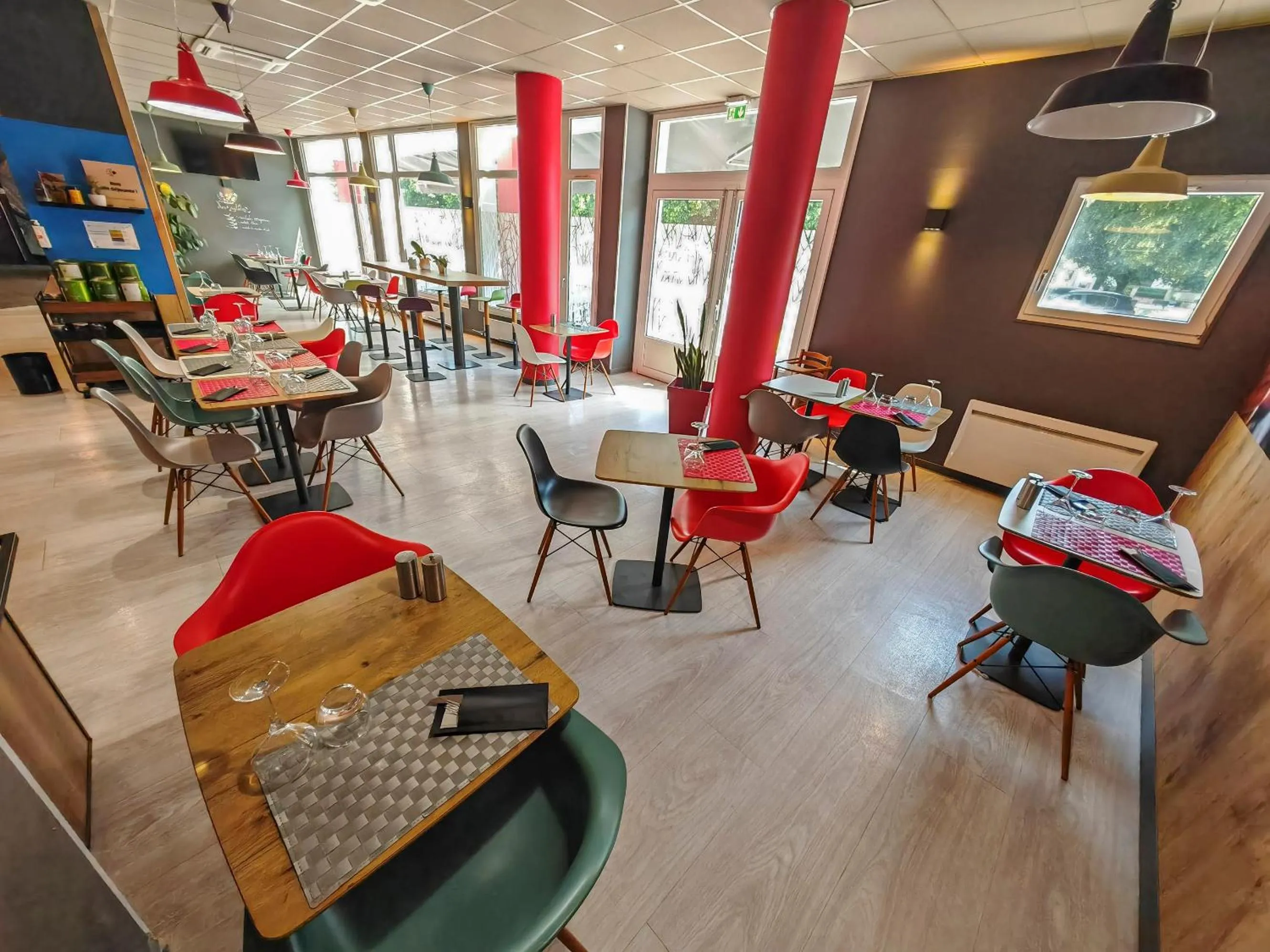 Restaurant/places to eat in ibis Saint-Die