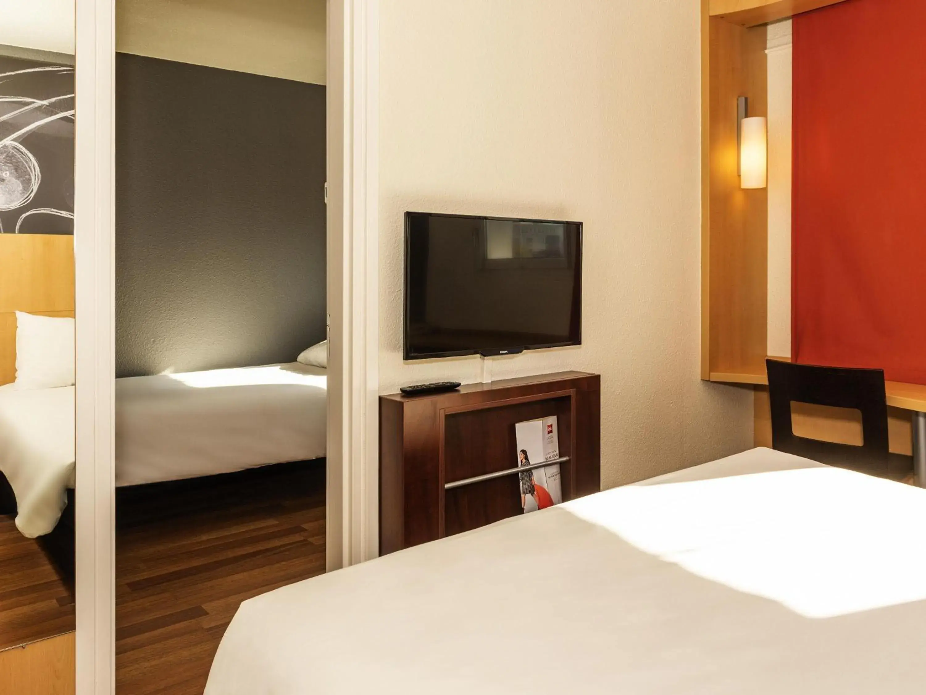 Bedroom, Bed in ibis Saint-Die Bedroom, Bed in ibis Saint-Die