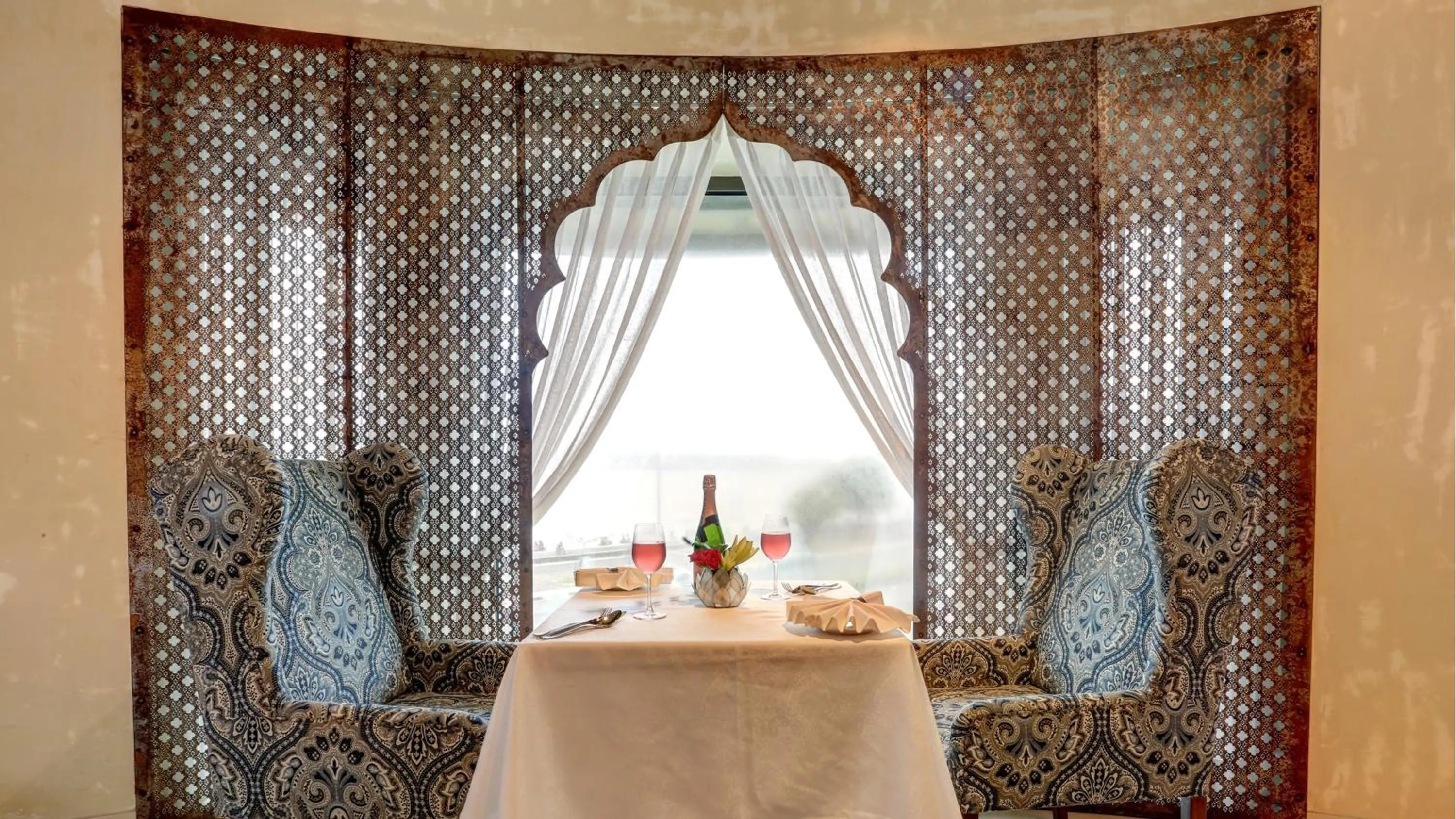 Restaurant/places to eat in InterContinental Marine Drive Mumbai by IHG