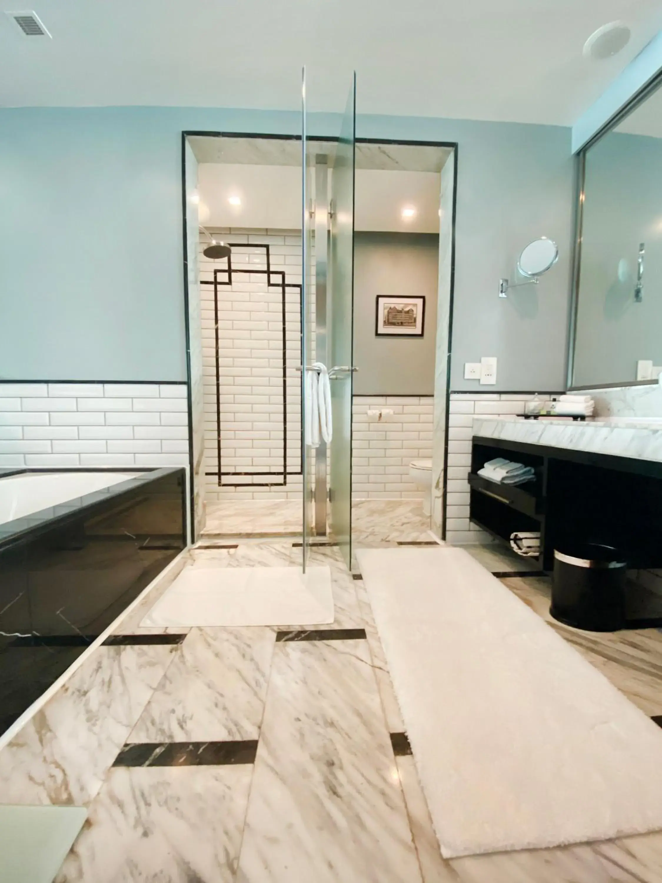 2 Twin Beds Premium Sea View Smoking in InterContinental Marine Drive Mumbai by IHG 2 Twin Beds Premium Sea View Smoking in InterContinental Marine Drive Mumbai by IHG