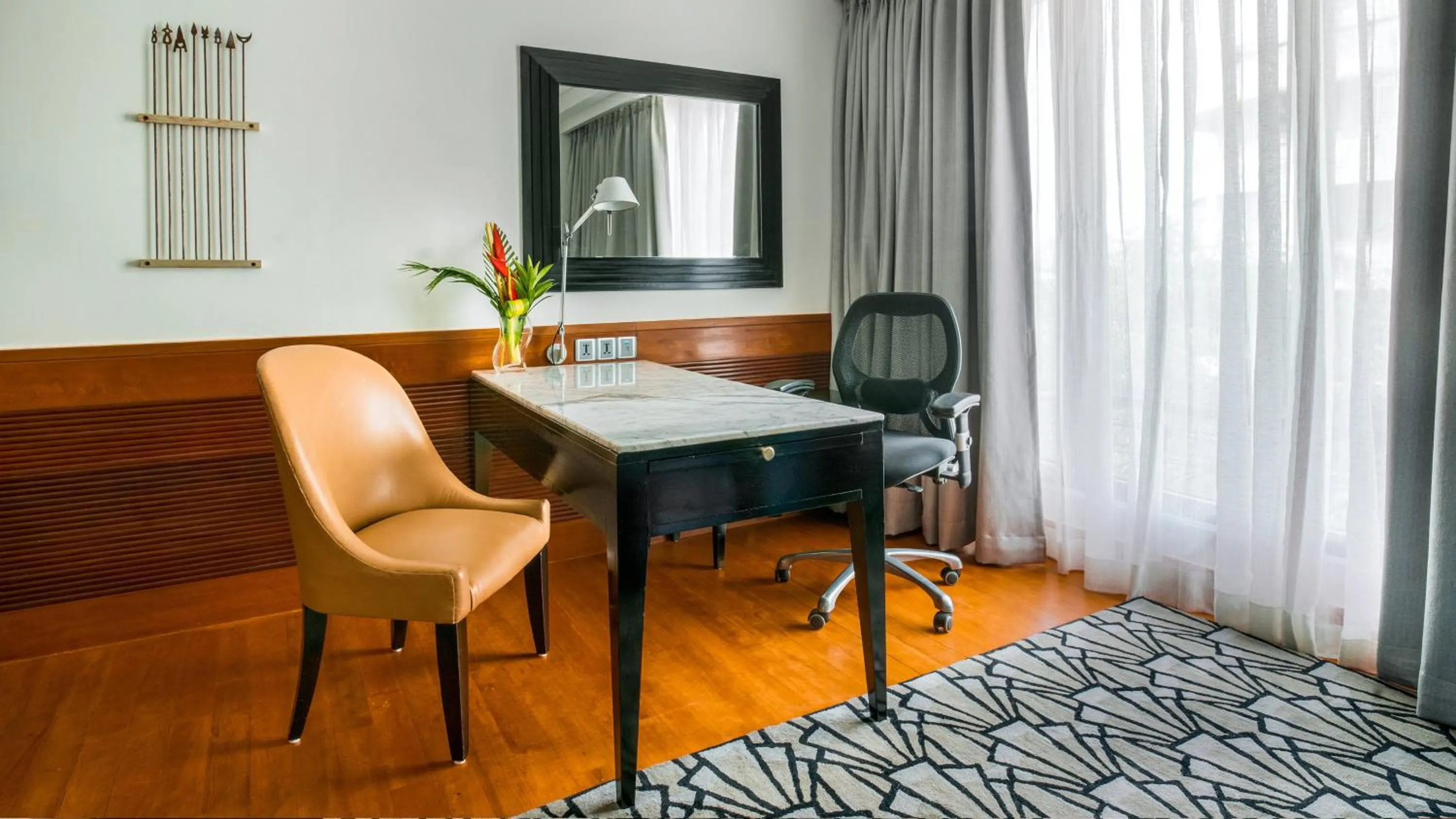 Photo of the whole room in InterContinental Marine Drive Mumbai by IHG