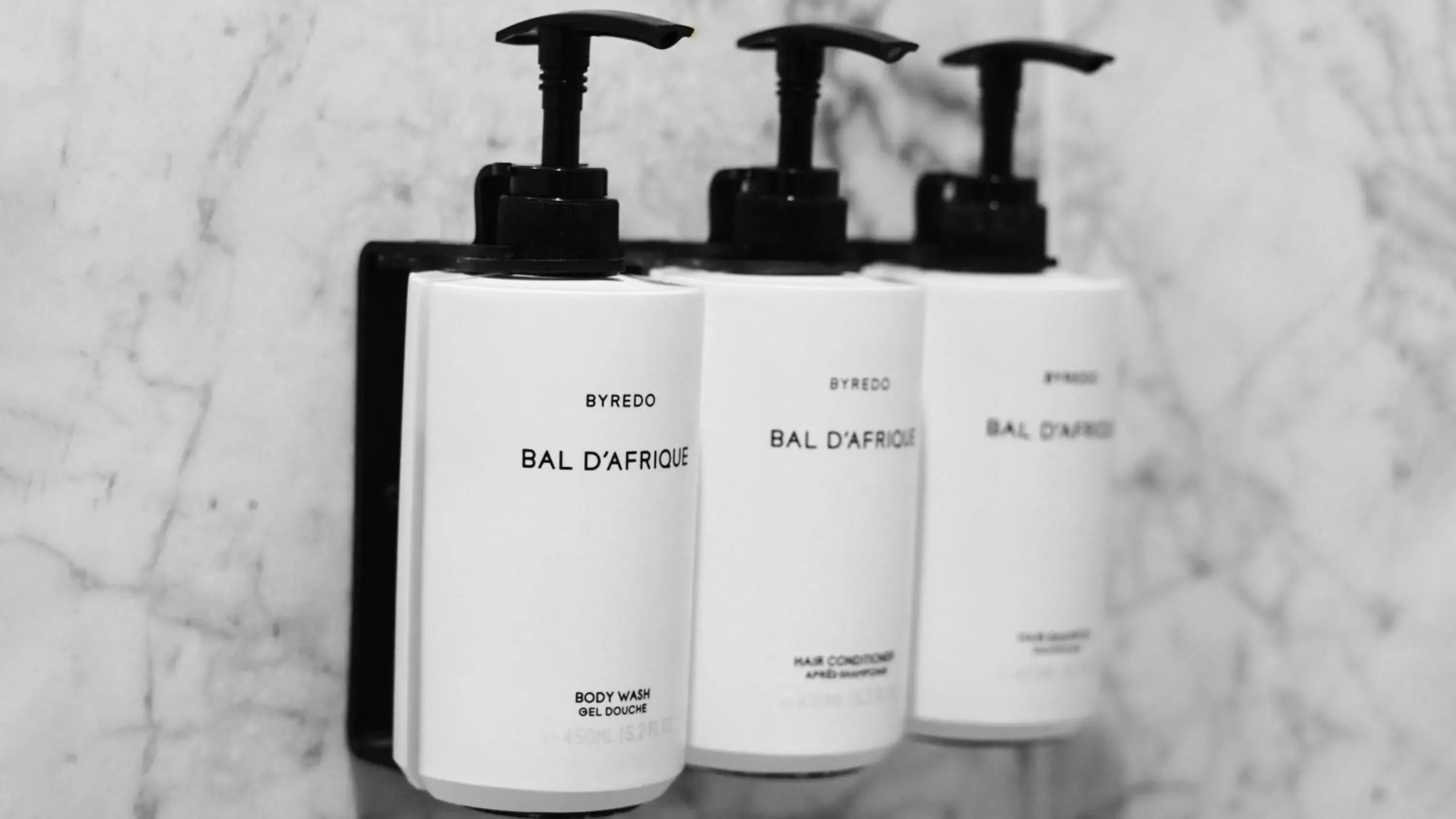 1 King Bed Classic Bay View Smoking in InterContinental Marine Drive Mumbai by IHG 1 King Bed Classic Bay View Smoking in InterContinental Marine Drive Mumbai by IHG