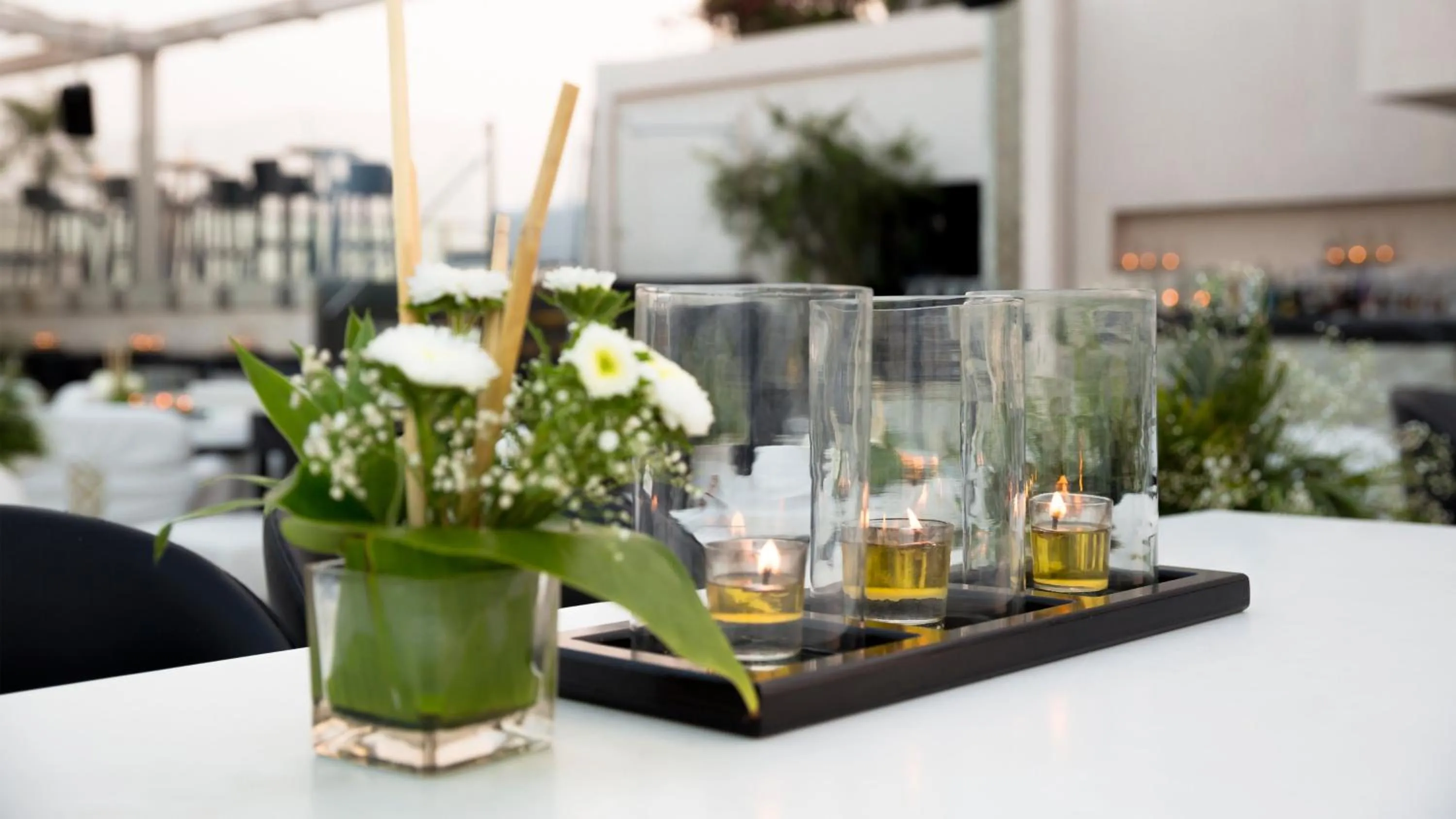 Lounge or bar in InterContinental Marine Drive Mumbai by IHG