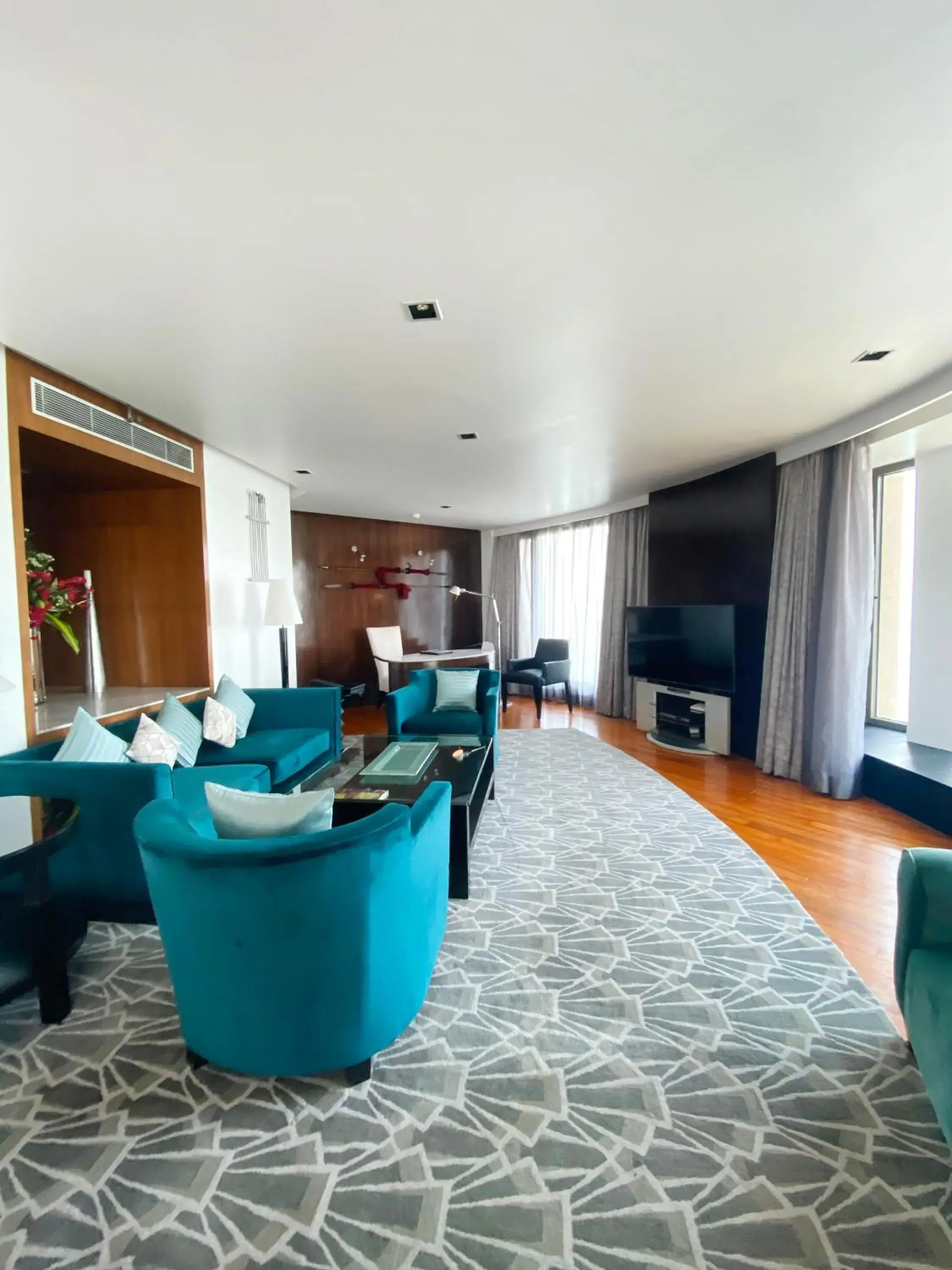Living room in InterContinental Marine Drive Mumbai by IHG Living room in InterContinental Marine Drive Mumbai by IHG