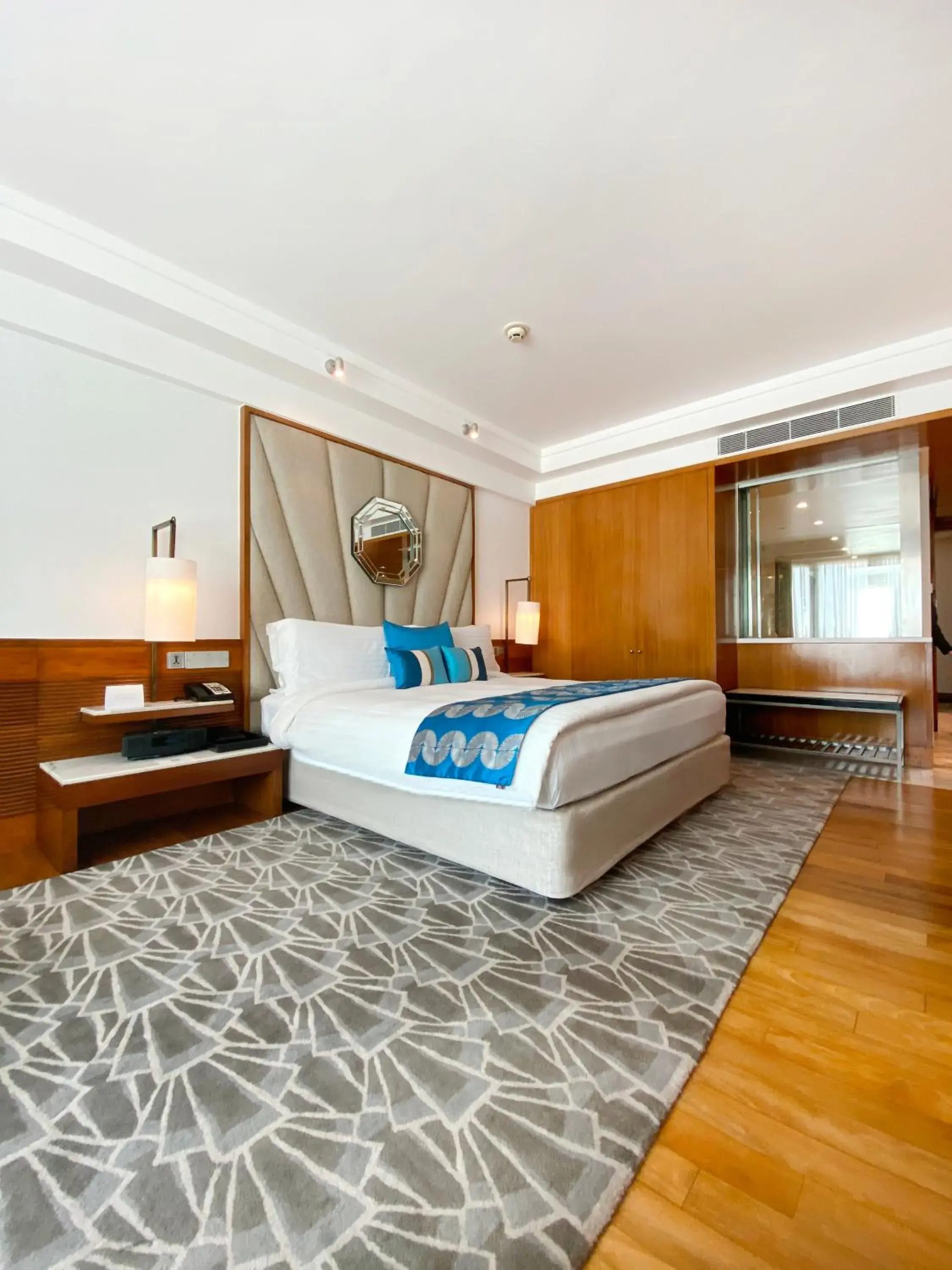 Classic King Room with Bay View in InterContinental Marine Drive Mumbai by IHG Classic King Room with Bay View in InterContinental Marine Drive Mumbai by IHG