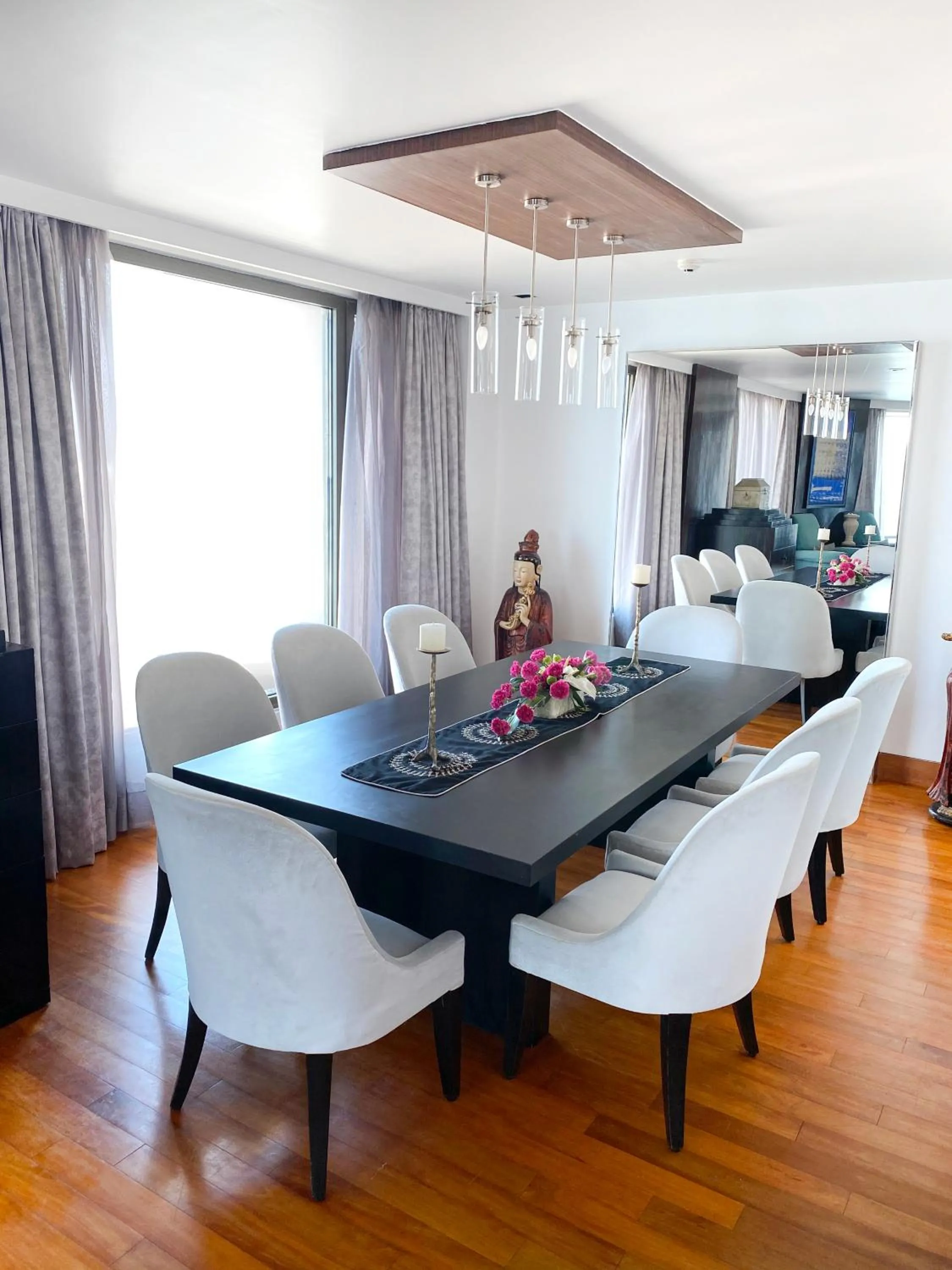 Dining area in InterContinental Marine Drive Mumbai by IHG