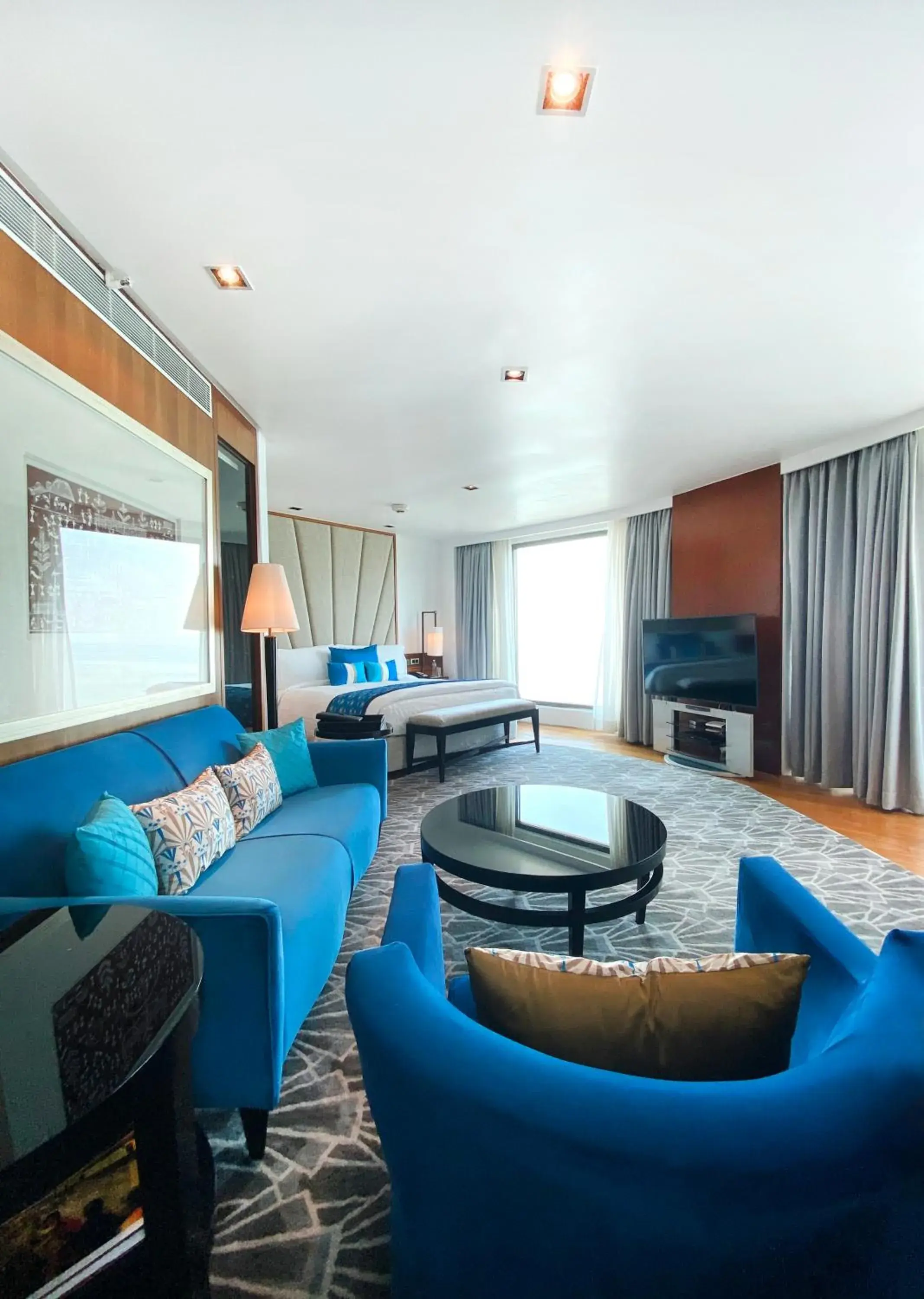 One-Bedroom Suite with Sea View in InterContinental Marine Drive Mumbai by IHG One-Bedroom Suite with Sea View in InterContinental Marine Drive Mumbai by IHG