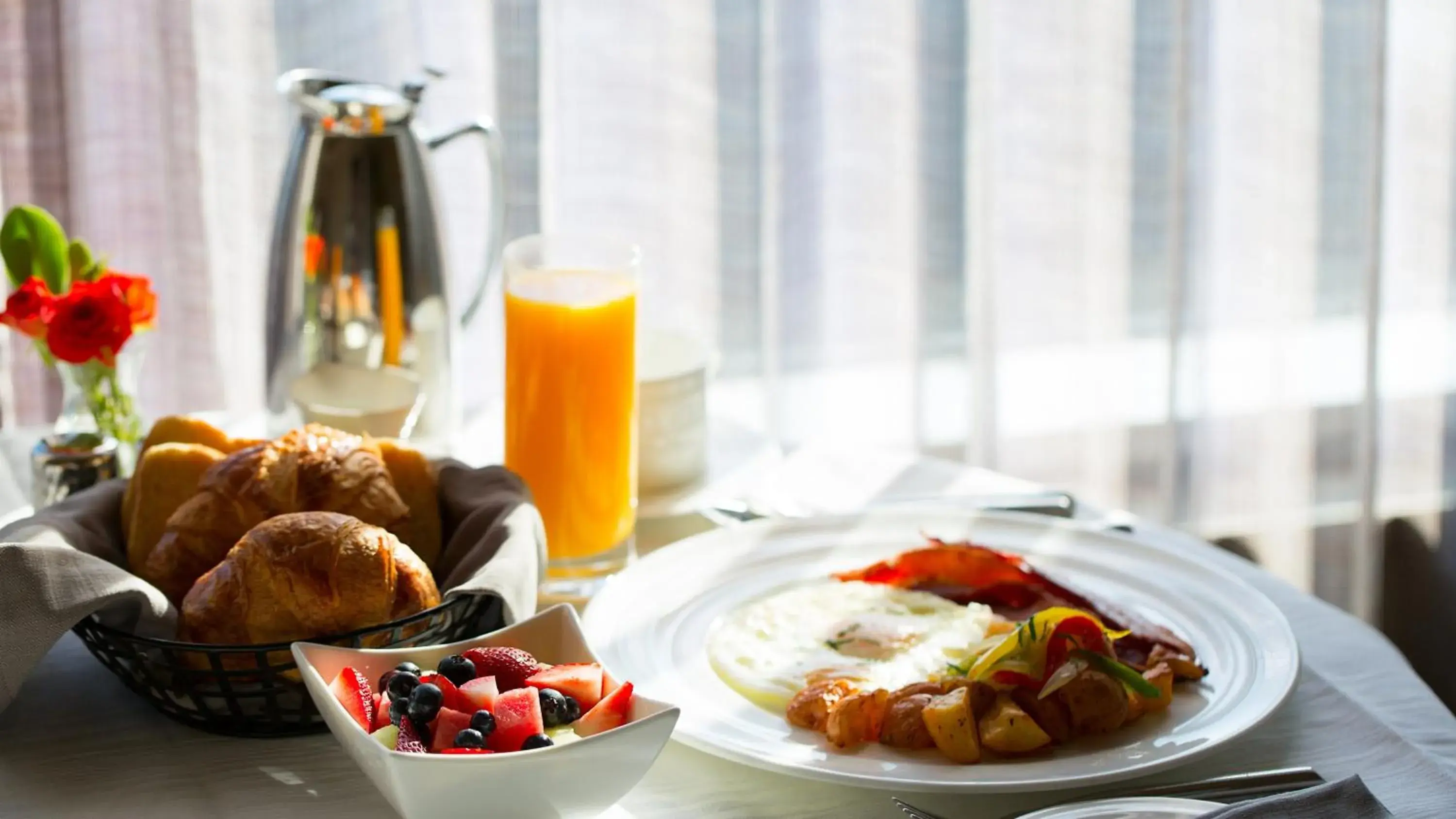 Breakfast in InterContinental Marine Drive Mumbai by IHG Breakfast in InterContinental Marine Drive Mumbai by IHG