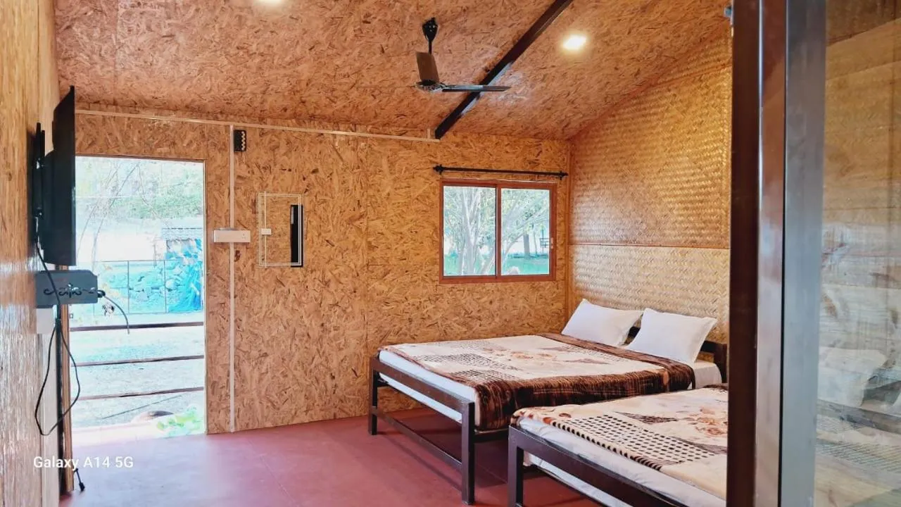 Green Hills Farm And Guest House