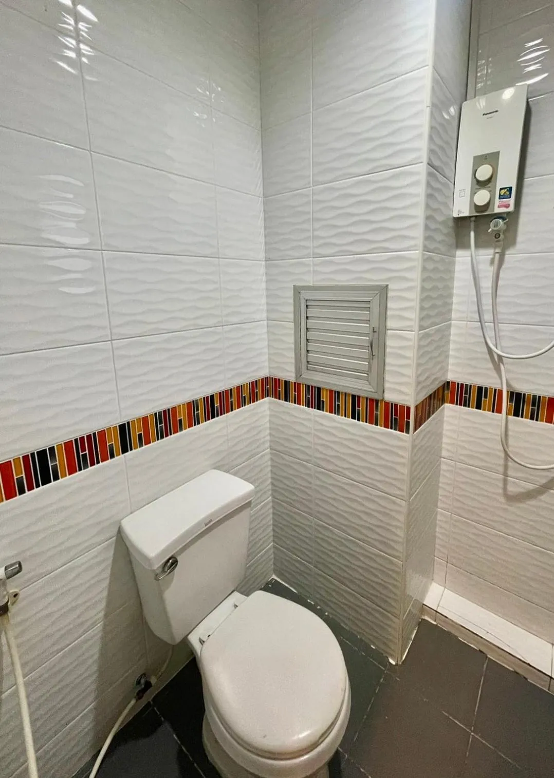 Shower in Sampheng Apartment